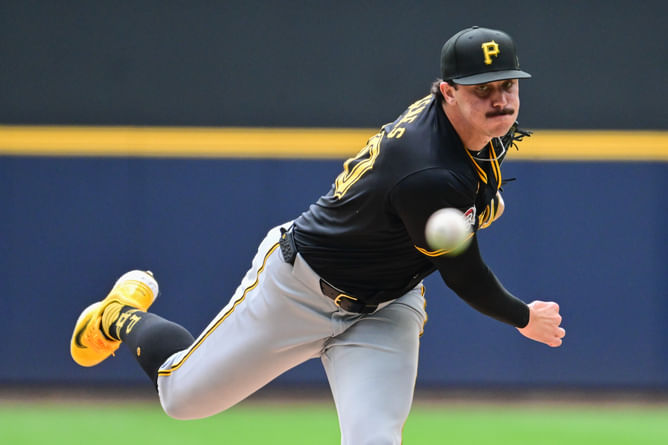 "Pittsburgh has probably the best pitcher they ever had in a draft" - Former WS champ John Smoltz heaps praise on Paul Skenes' dominant displays