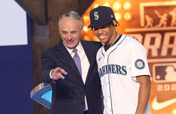 WATCH: Mariners first-round pick Jurrangelo Cijntje names his favorite players, music artist, and more