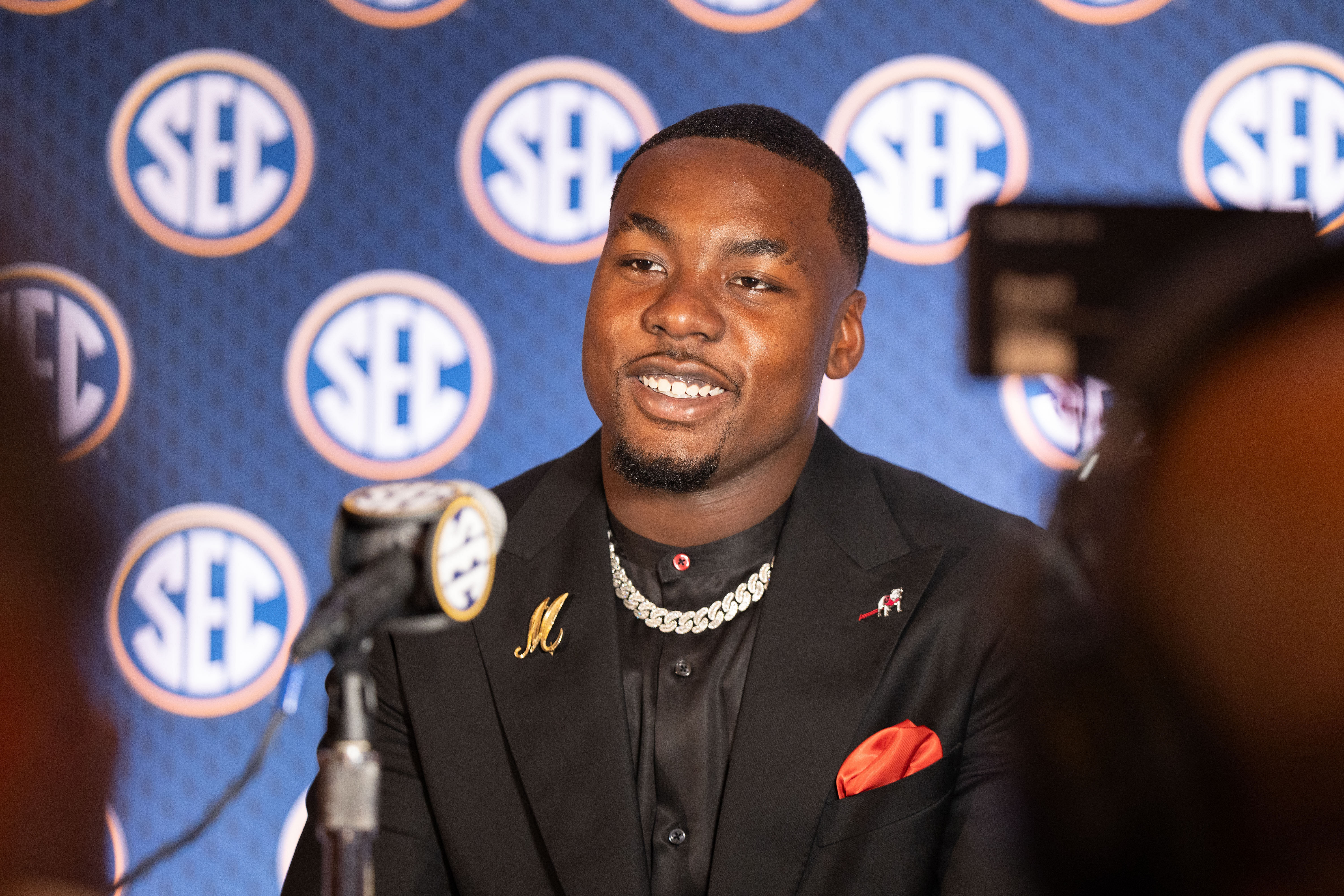 Georgia defensive star Mykel Williams got some credit from Carson Beck at SEC Media Days 2024 (Photo credit: IMAGN)