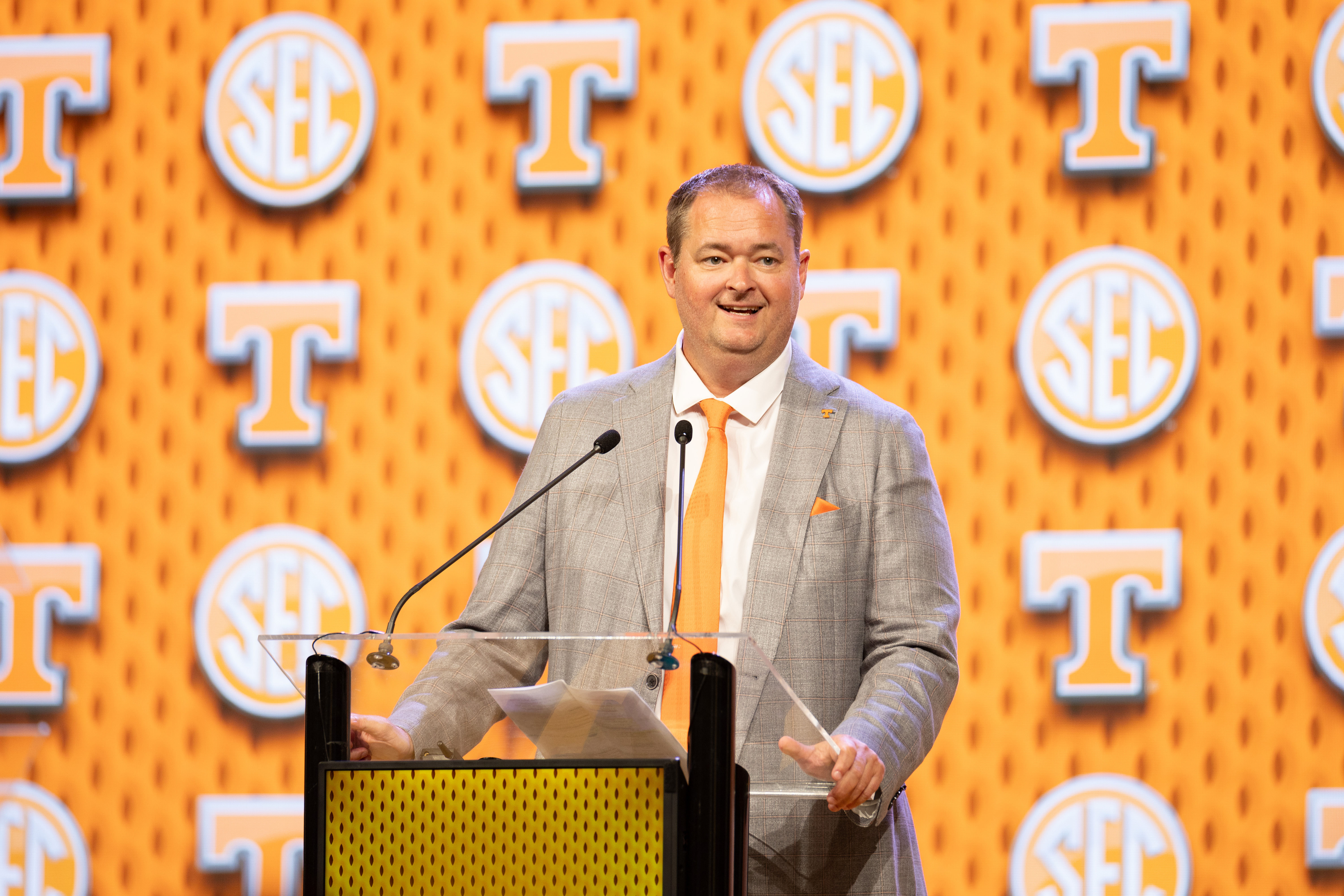 Tennessee and Josh Heupel utilize many spread offense concepts. EA Sports&#039; College Football 25 includes both Tennessee&#039;s playbook and a spread offense playbook. (Photo credit: IMAGN)