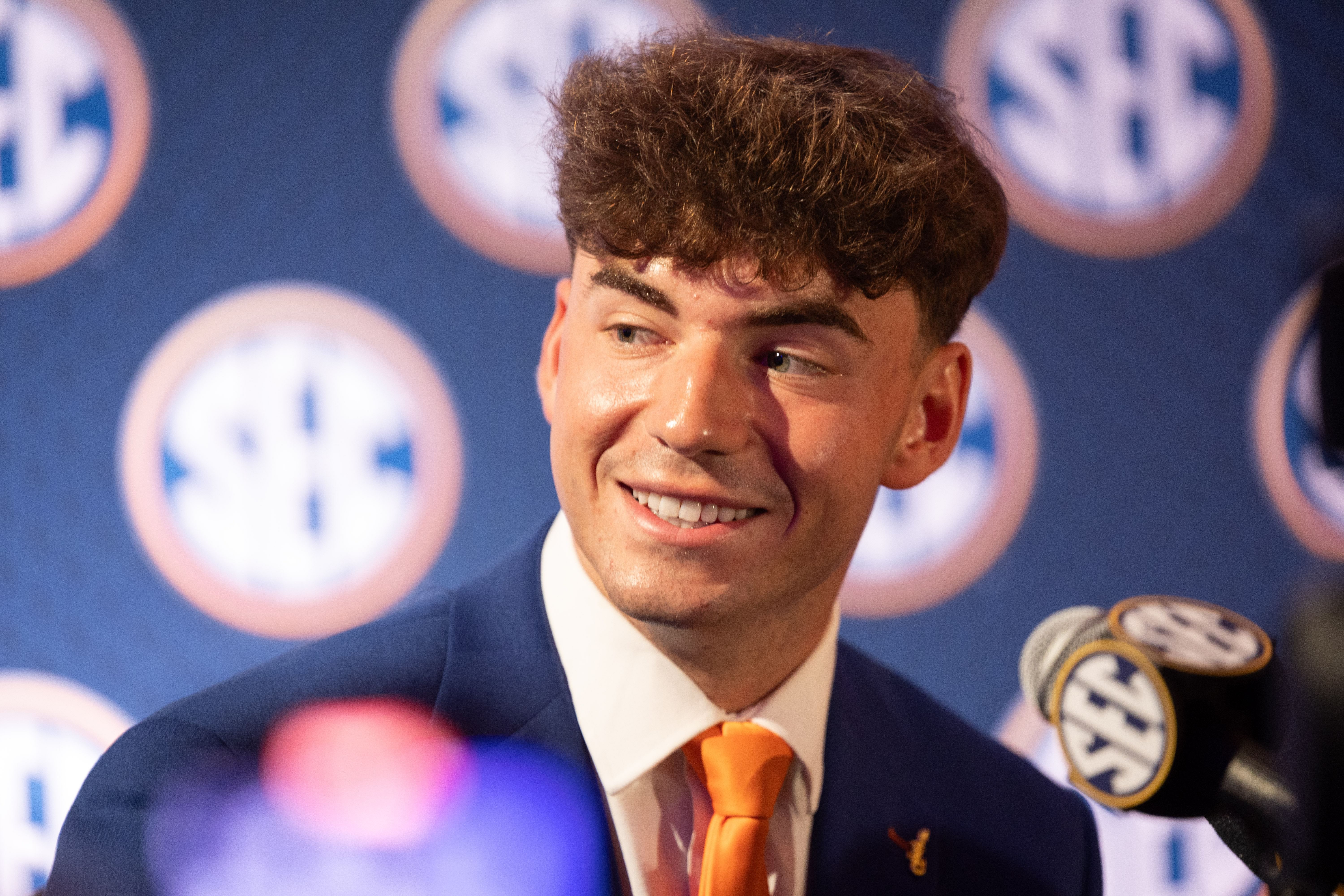 Florida Gators playoff projections require a massive season from QB &lt;a href=&#039;https://www.sportskeeda.com/college-football/graham-mertz&#039; target=&#039;_blank&#039; rel=&#039;noopener noreferrer&#039;&gt;Graham Mertz&lt;/a&gt; and the porous offensive line that protects him (Photo credit: IMAGN)