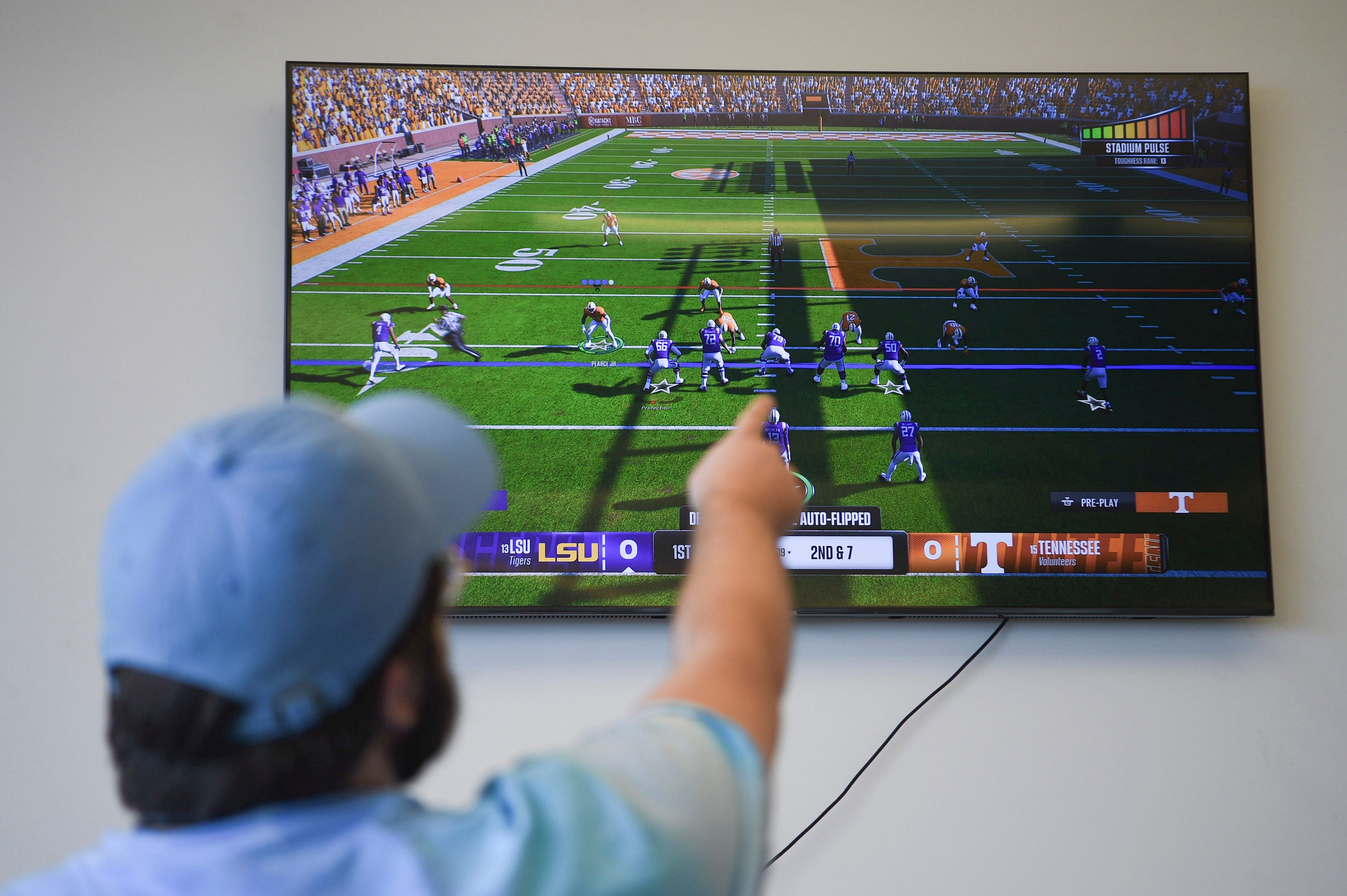 Video game fans are trying to work out tackling in EA College Football 25 (Photo credit: IMAGN)