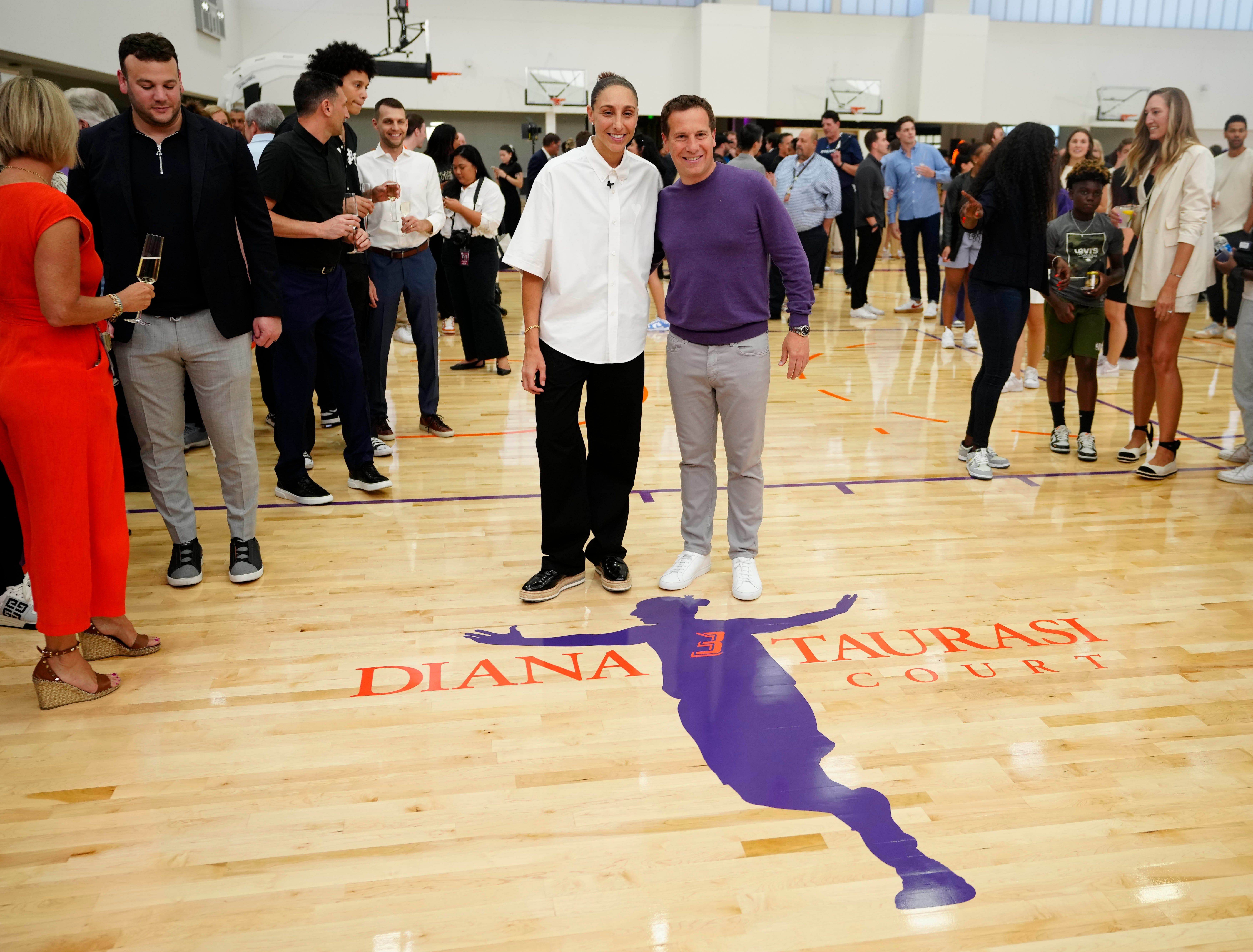 Phoenix Suns owner Mat Ishbia unveils new Mercury practice facility (Imagn)