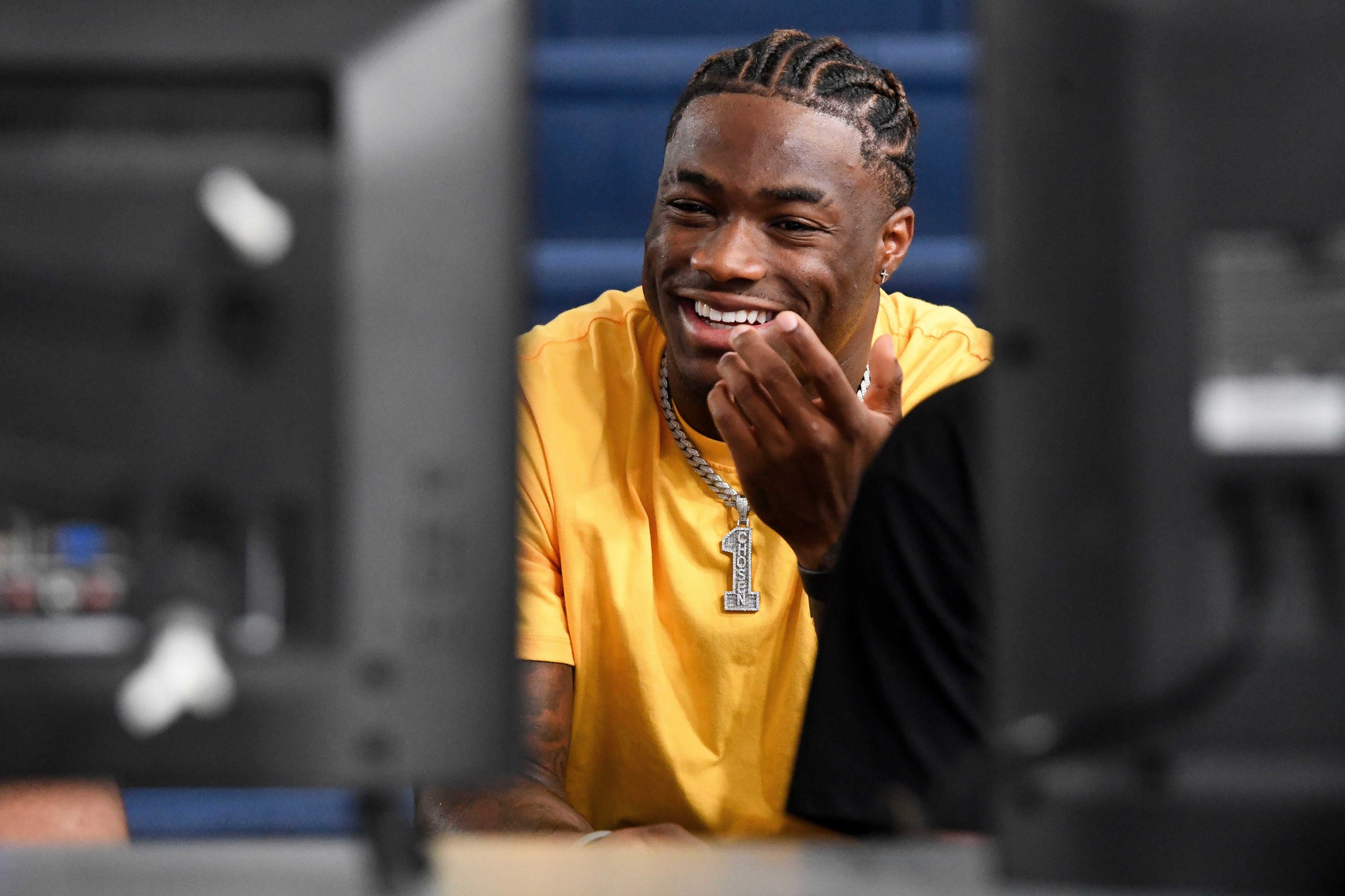 Alabama QB Jalen Milroe might have just discovered pass protection adjustment in College Football 25, based on his facial expression while playing the game. (Photo credit: IMAGN)