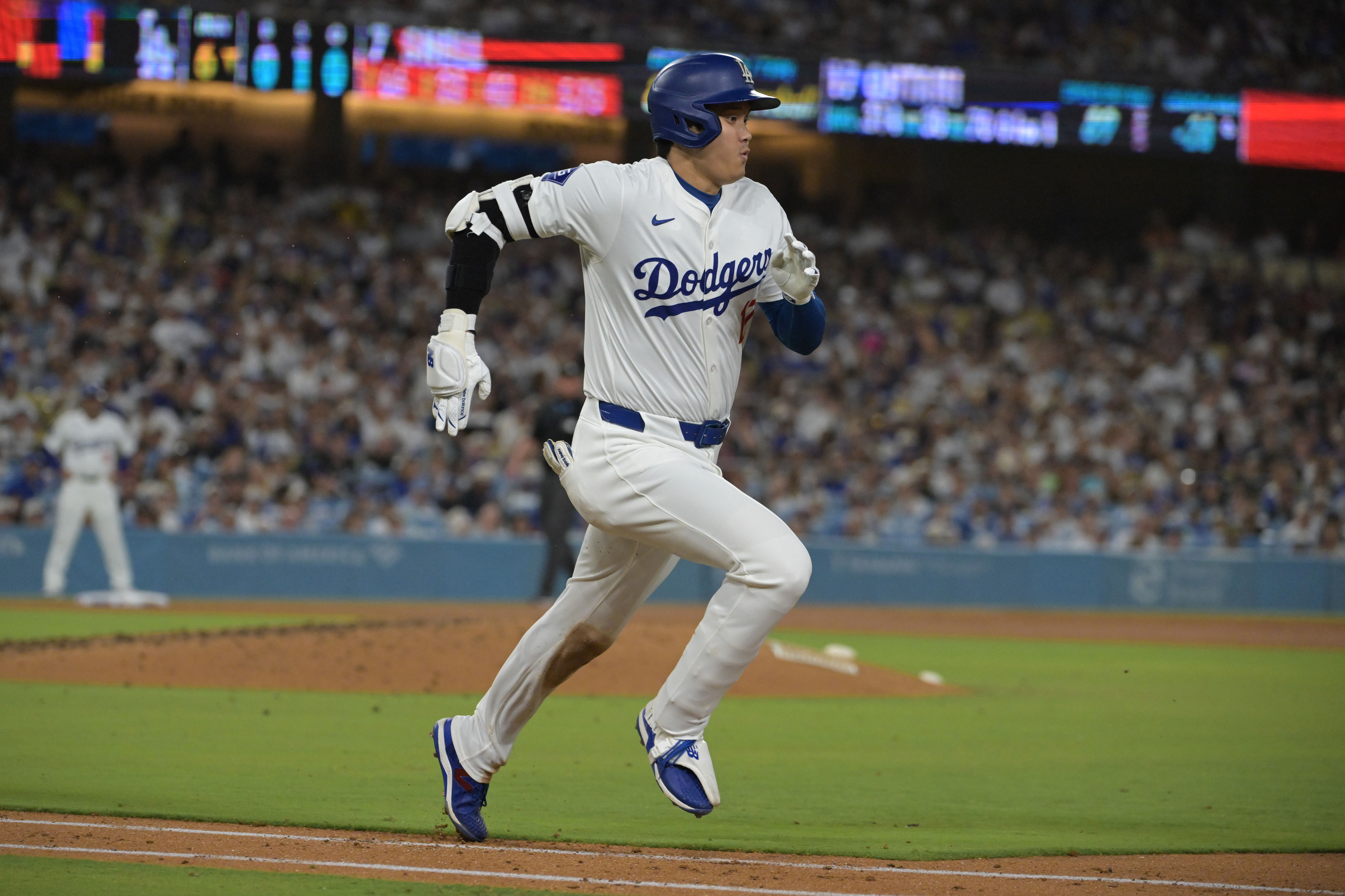 Shohei Ohtani recently hit a massive 473-foot home run, the second longest since the Stacast era at Dodgers Stadium (Image Credit: IMAGN)