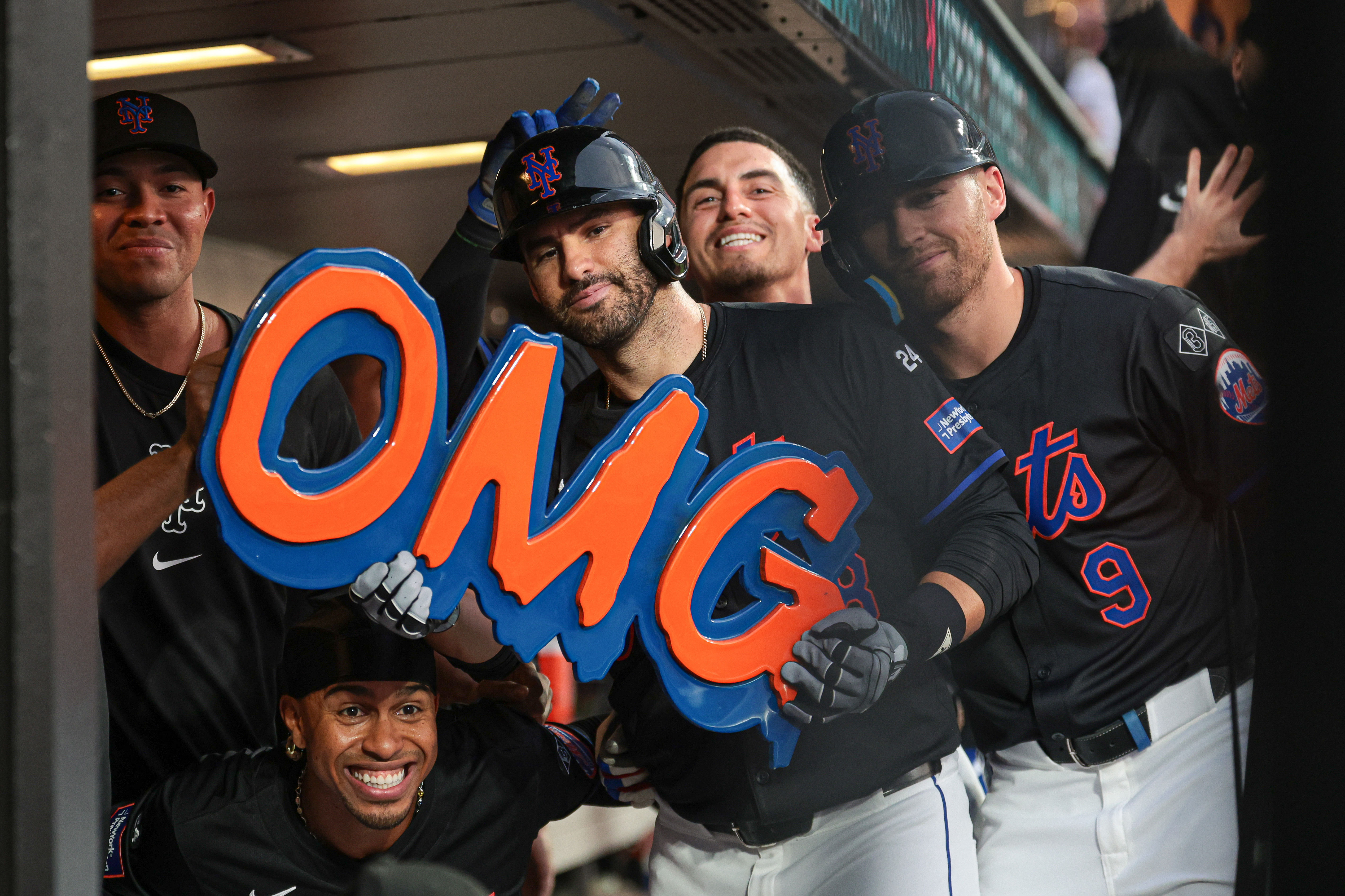 The New York Mets moved above the Atlanta Braves to occupy the top spot in the NL Wild Card race (Photo Credit: IMAGN)