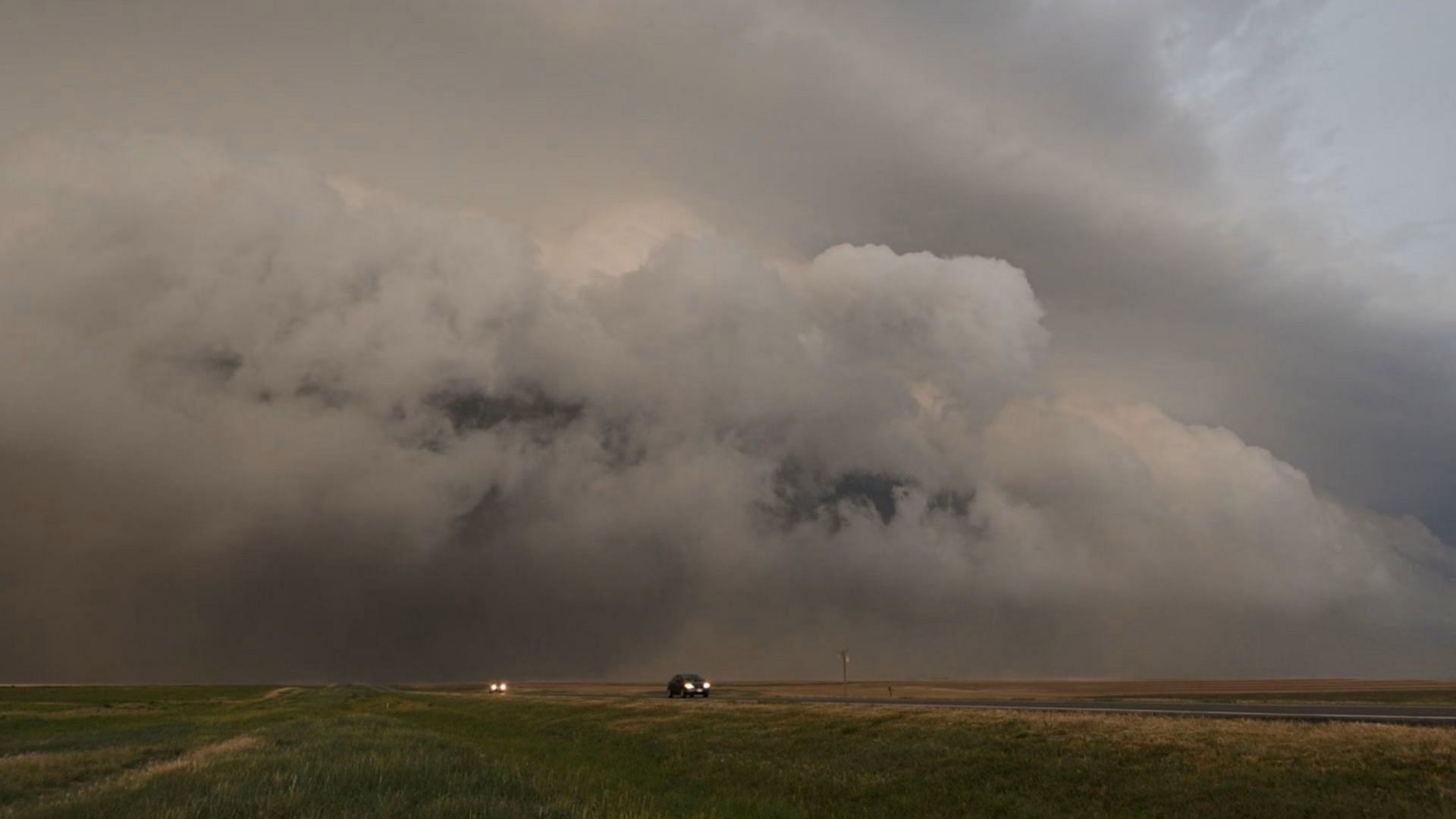 A Derecho storm in midwest America (image via National Geographic)