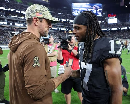 Aaron Rodgers, left, Davante Adams, right during New York Jets vs Las Vegas Raiders