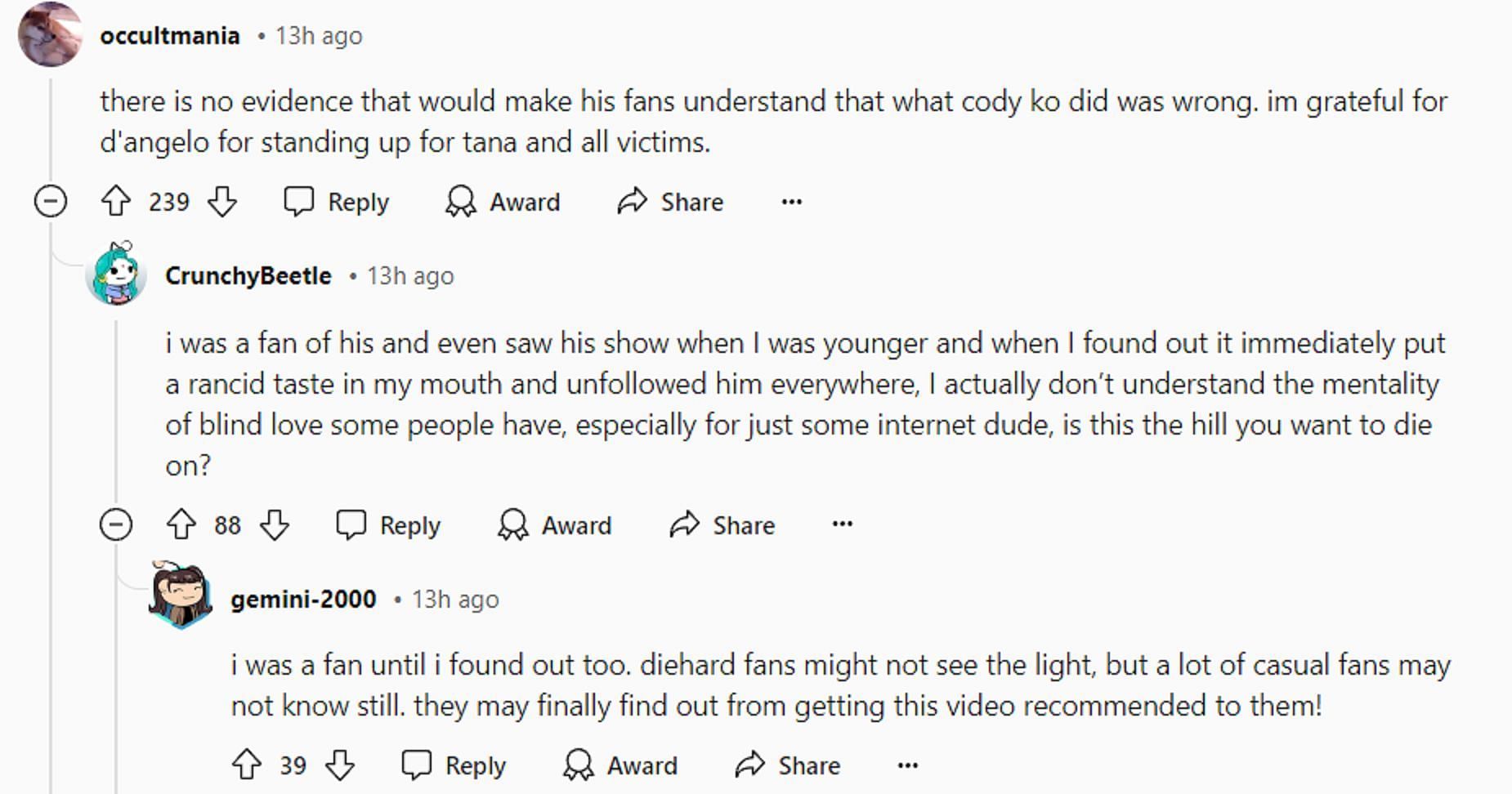 Fans critical of the YouTuber (Image via r/youtubedrama)