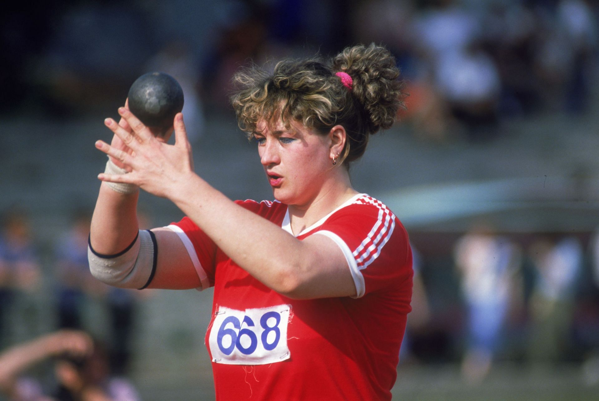 Natalya Lisovskaya competing at an event [Image Source: Getty]