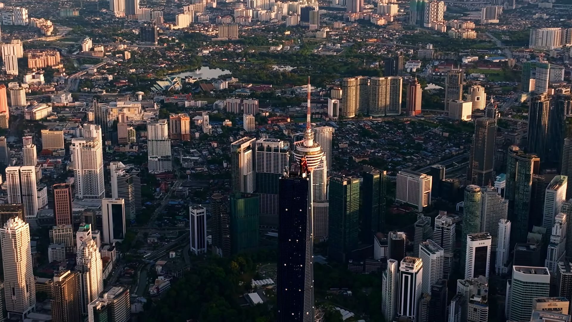 The Netflix documentary follows the exploits of rooftoppers Ivan Beerkus and Angela Nikolau. (Image via Netflix)