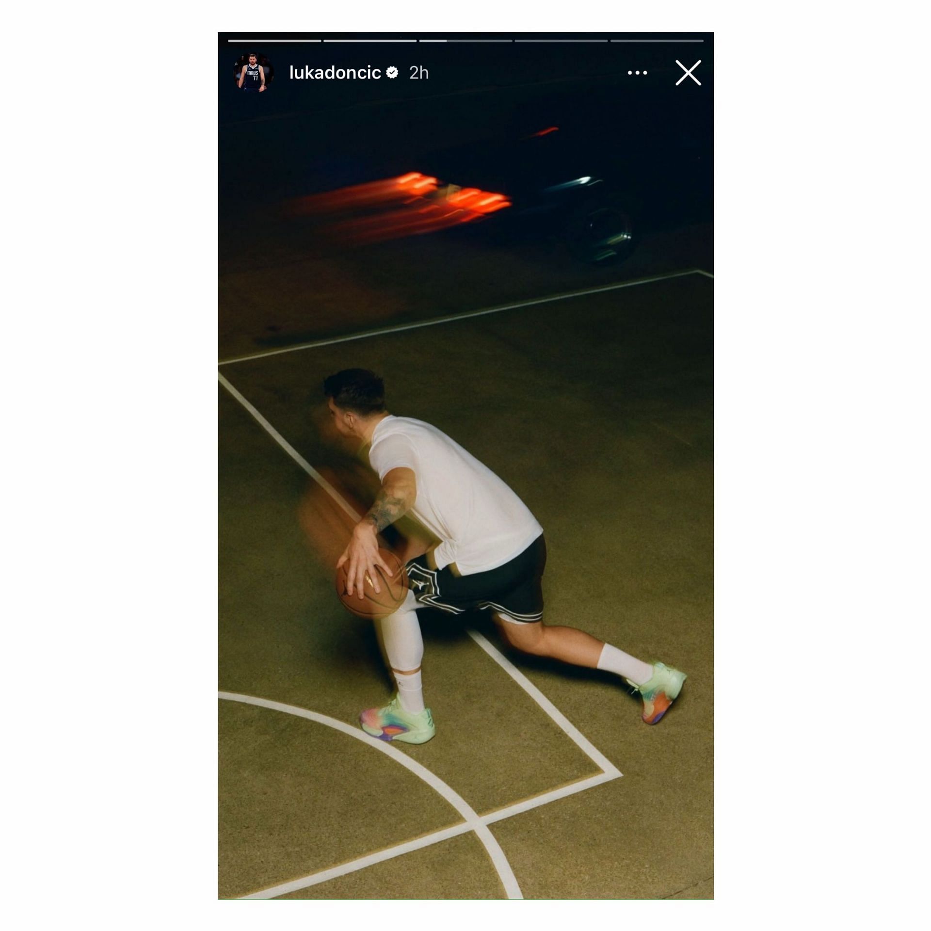 Luka Doncic dribbling basketball with his 'Blurred Vision' sneakers (IG/Luka Doncic)