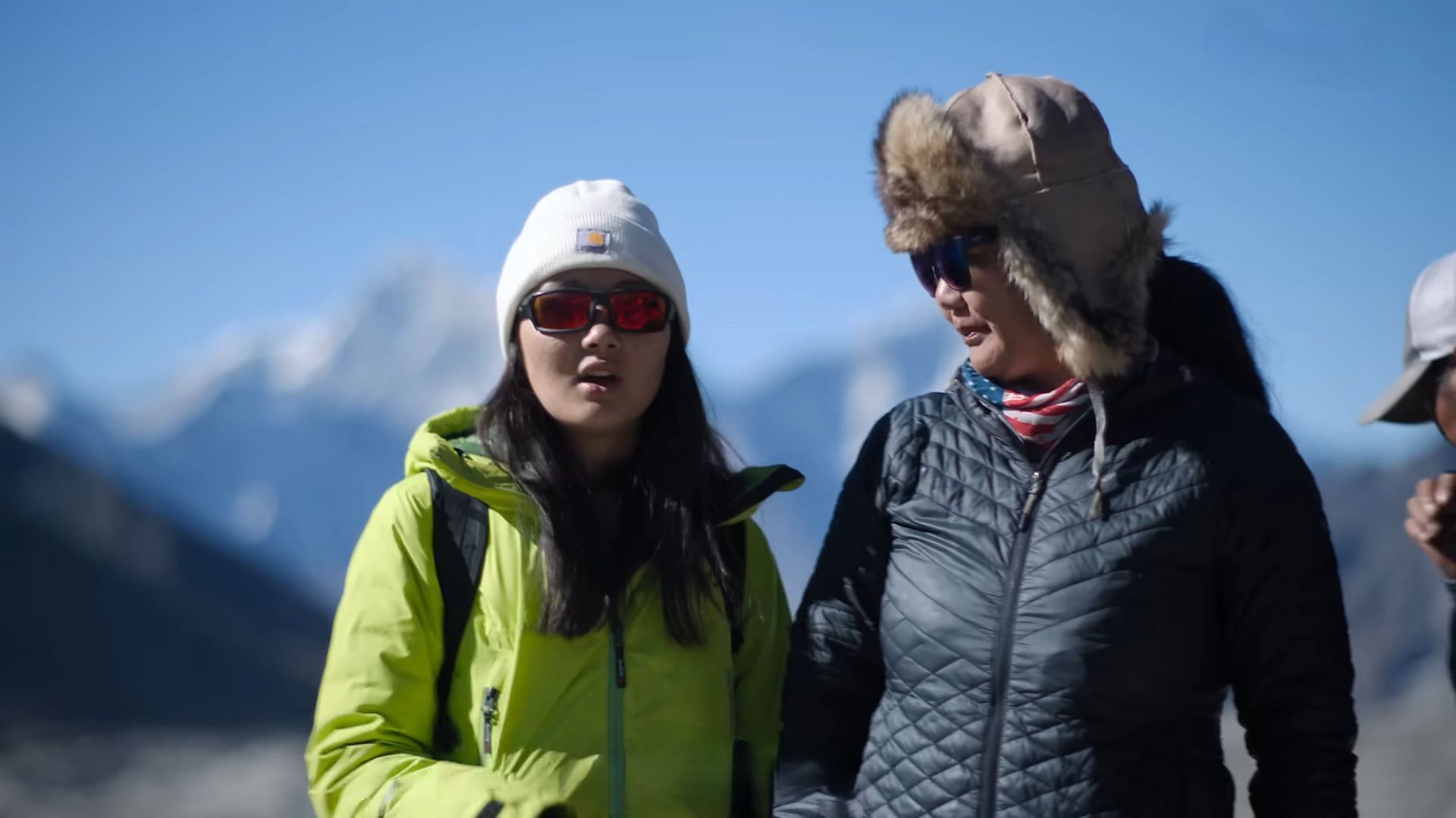 Lakhpa Sherpa with her daughter (Image via Netflix)