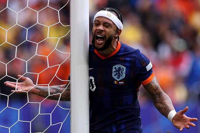 “This is going to be close” - Chris Sutton predicts Netherlands vs Turkiye, criticizes Memphis Depay’s struggles in front of goal
