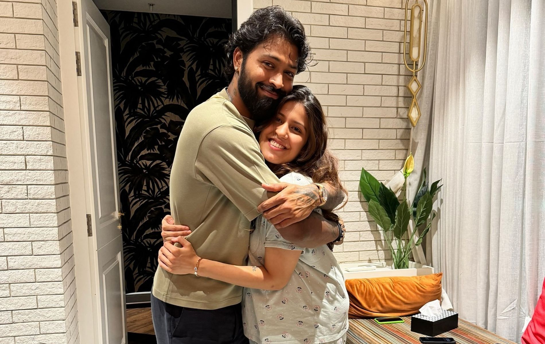 Hardik Pandya (L) with his sister-in-law Pankhuri Sharma. 