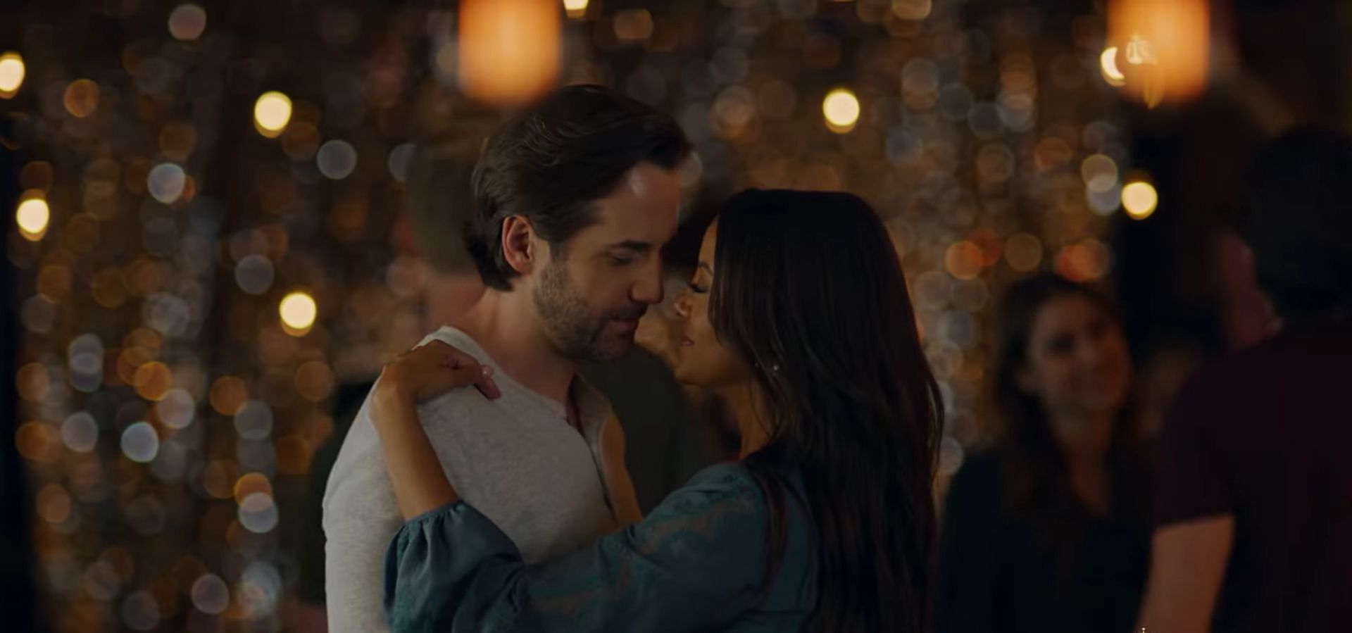 A still from Come Fly With Me (Image via Youtube/Hallmark Mystery)
