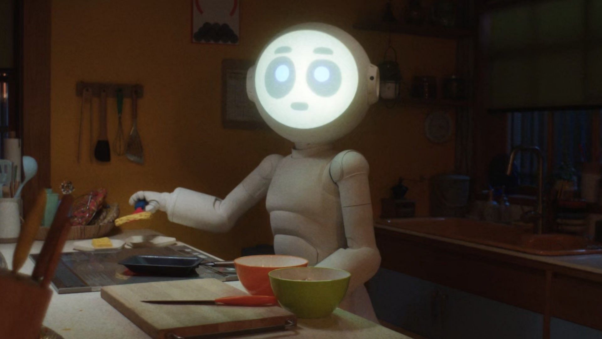 The titular robot in a still from Sunny (Image via Apple TV+)