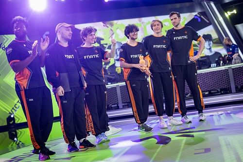 hiro with the rest of the Fnatic Valorant team (Image via Riot Games)