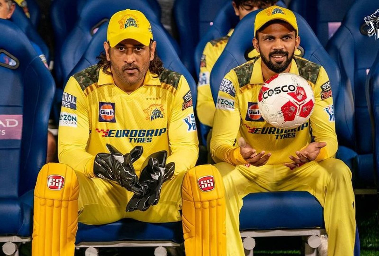 MS Dhoni and his heir Ruturaj Gaikwad (R). (PC: CSK)