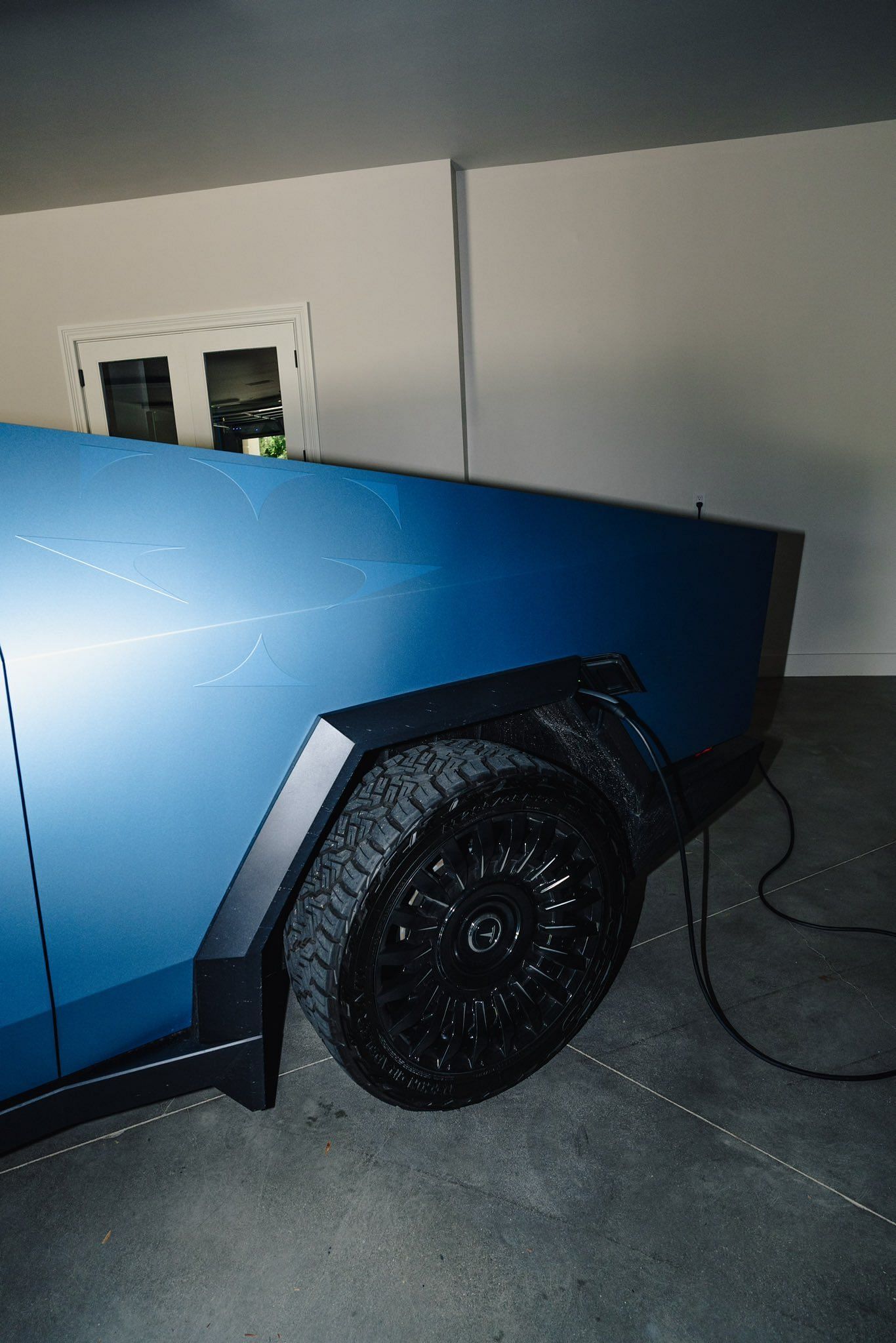 Young's Blue Tesla Cybertruck (Image Credit: Trae Young's X account)