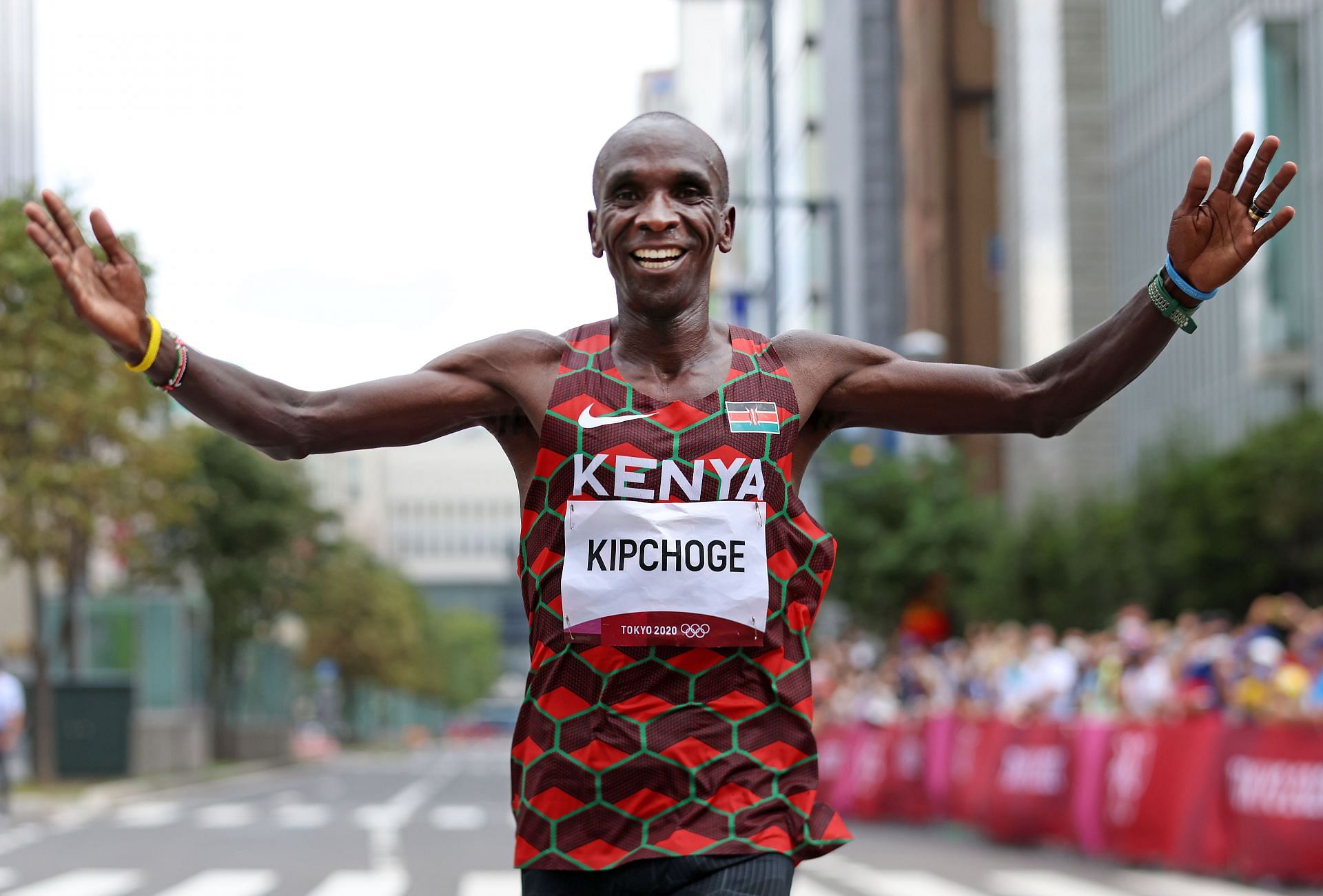 Eliud Kipchoge after winning the gold medal at Tokyo Olympics [Image Source: Getty]