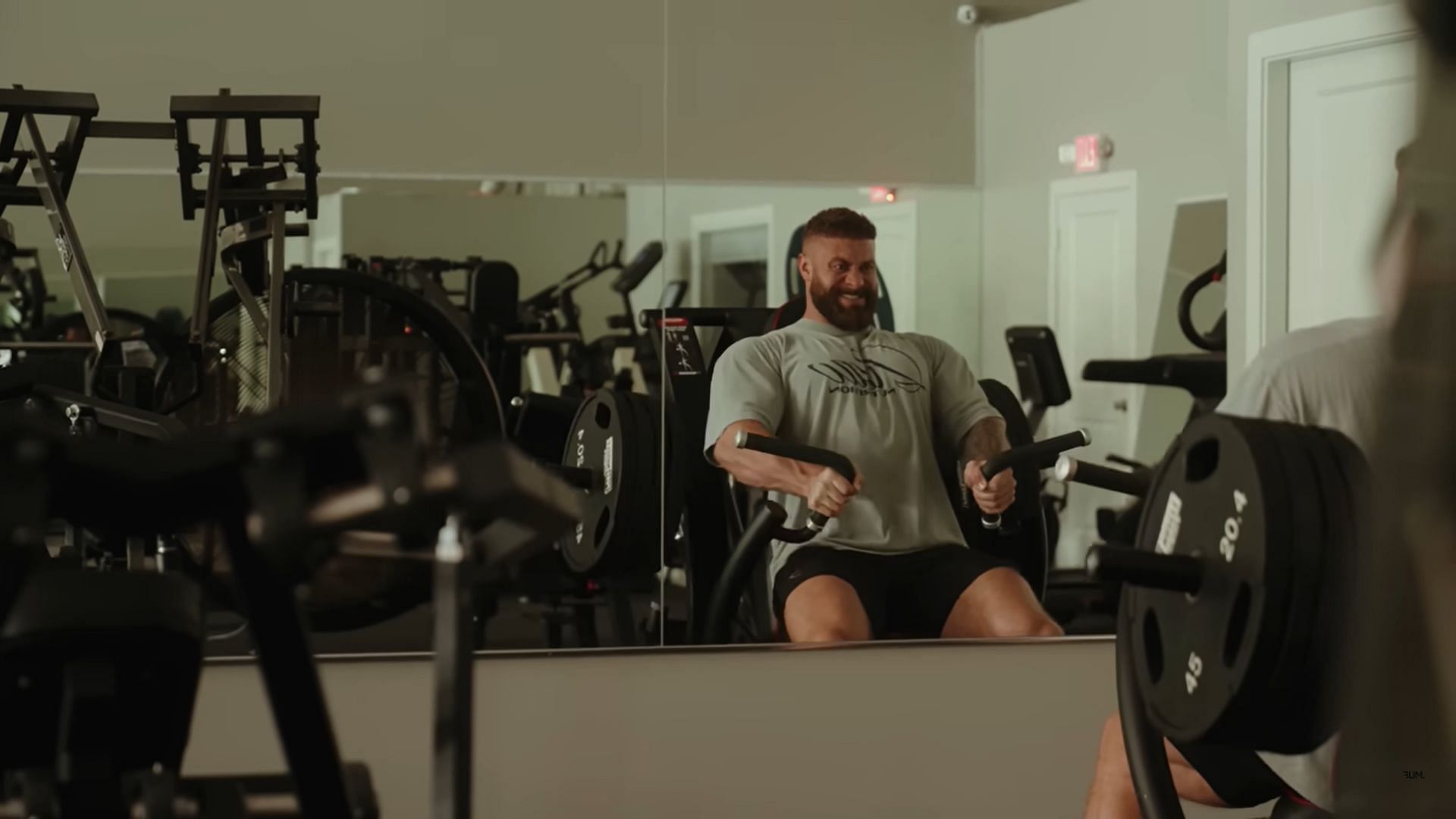 Chris Bumstead working out