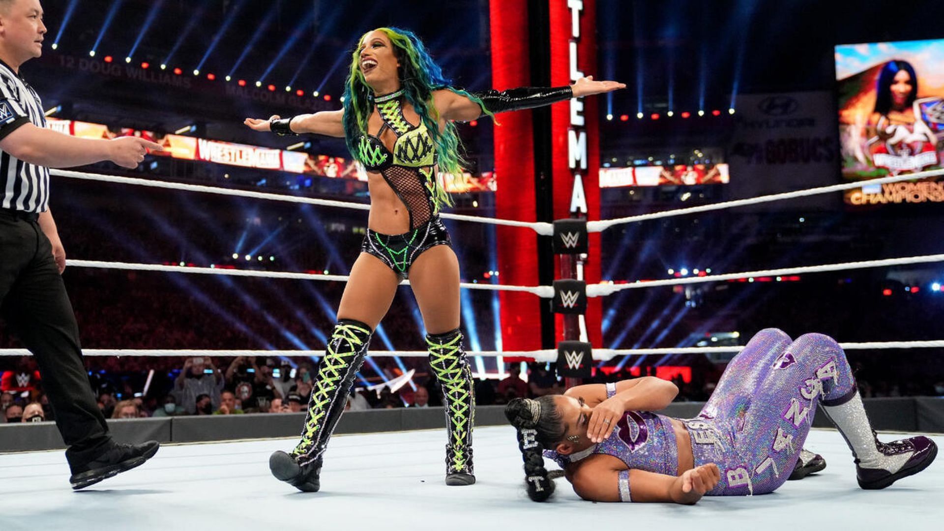 Sasha Banks vs Bianca Belair at WrestleMania 37 [Image Credit: WWE.com]