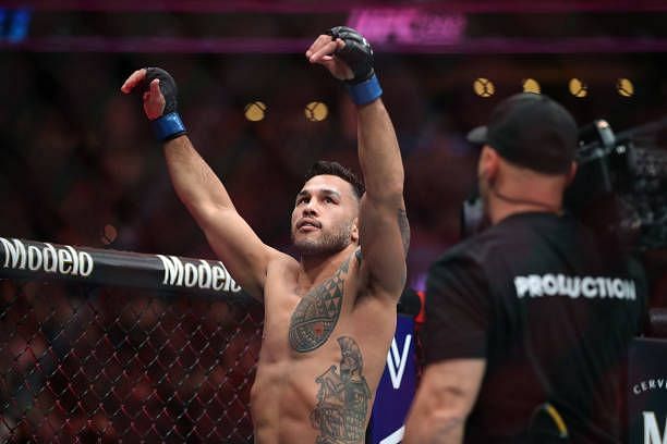 Brad Tavares Record