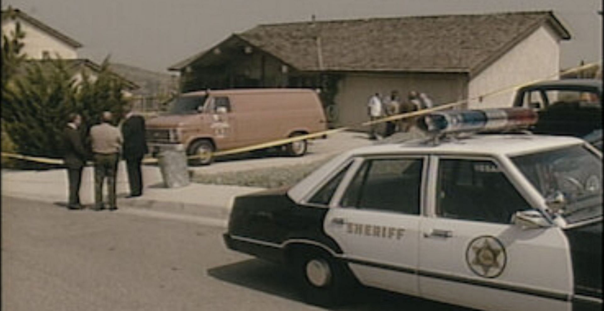 A scene from Night Stalker: The Hunt for a Serial Killer (Image via Netflix)