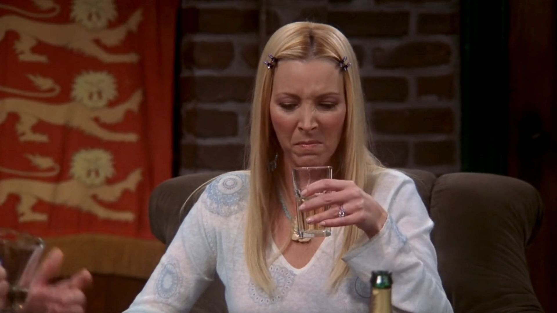 Lisa Kudrow in &quot;Friends&quot; (Image via Warner Bros.)