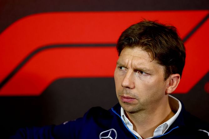 10x F1 race winner reportedly held a secret meeting with Williams team principal in Silverstone