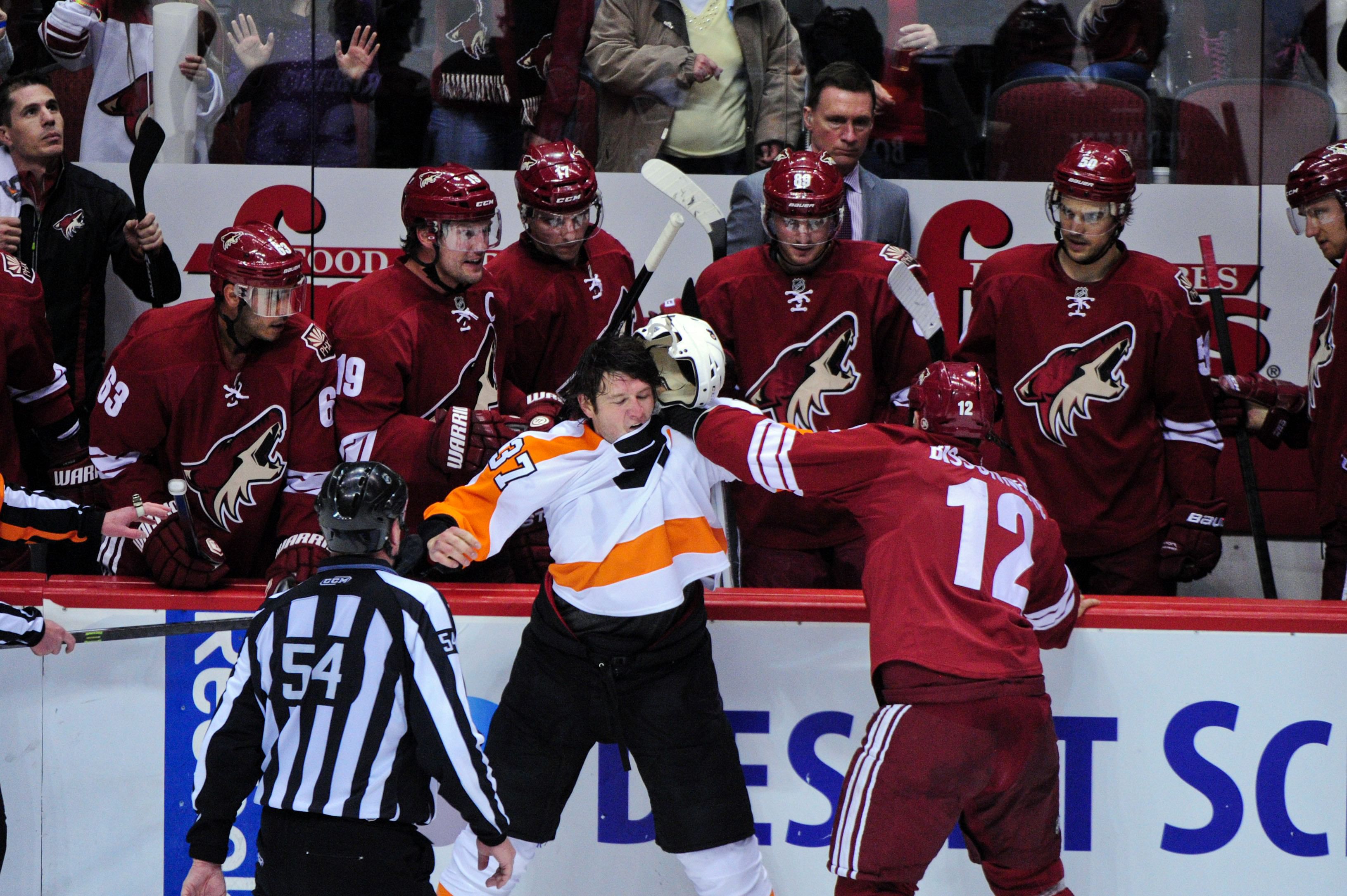 NHL: Philadelphia Flyers at Phoenix Coyotes