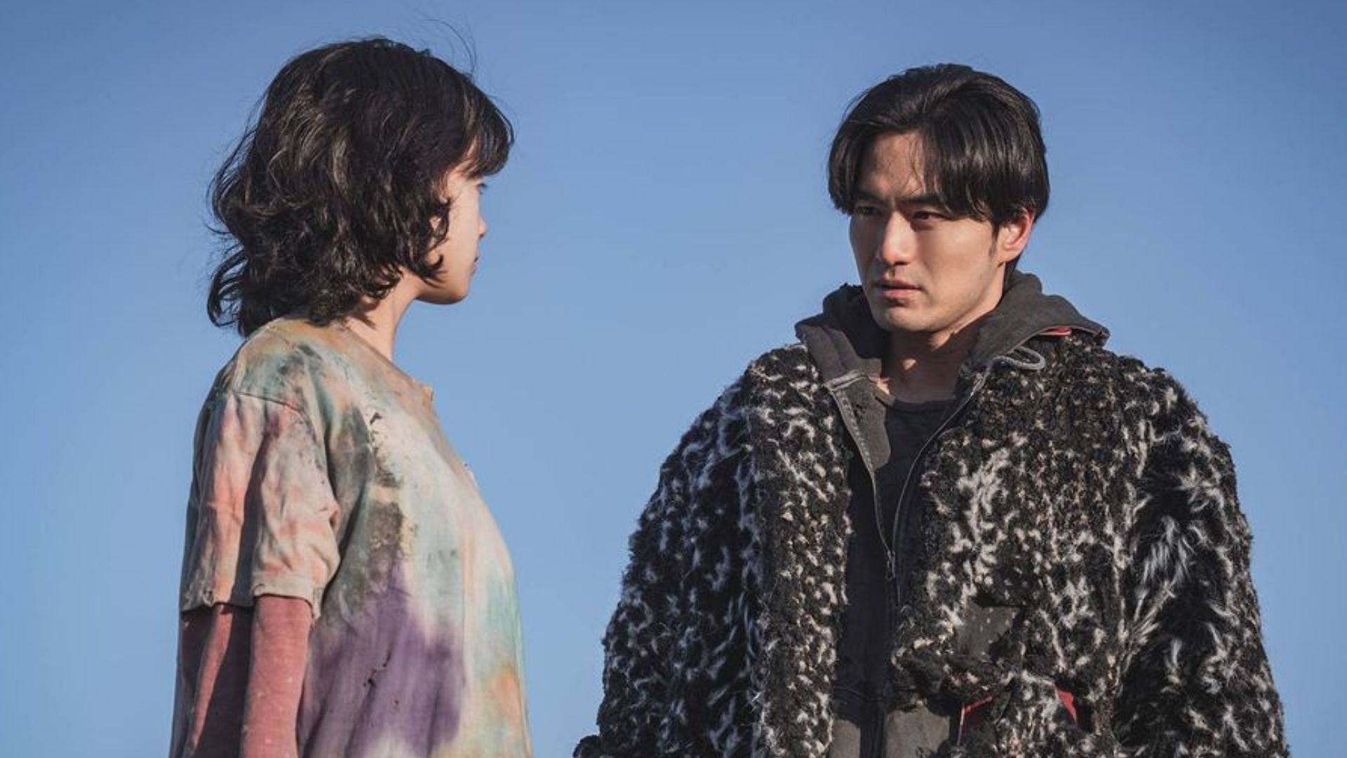 Kim Shi-ah and Lee Jin-wook (Image via Instagram/@netflixkr)