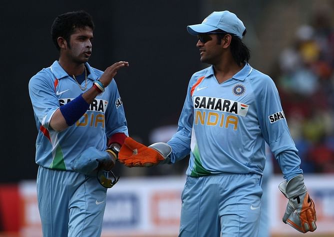 "Book his ticket for tomorrow so he can go back to India" - Ravichandran Ashwin recalls the moment when MS Dhoni was angry with Sreesanth