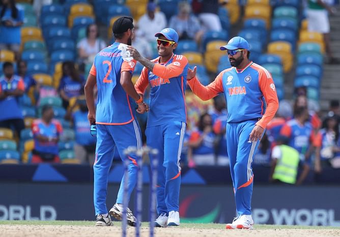 [Watch] "Aapke one-liners ka wait karunga" - Suryakumar Yadav shares a cheeky message for Rohit Sharma ahead of Sri Lanka ODIs