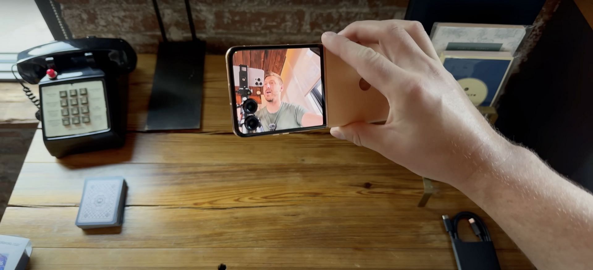 The Motorola Razr+ 2024 comes with dual 50MP main cameras. (Image via Tim Schofield/YouTube)