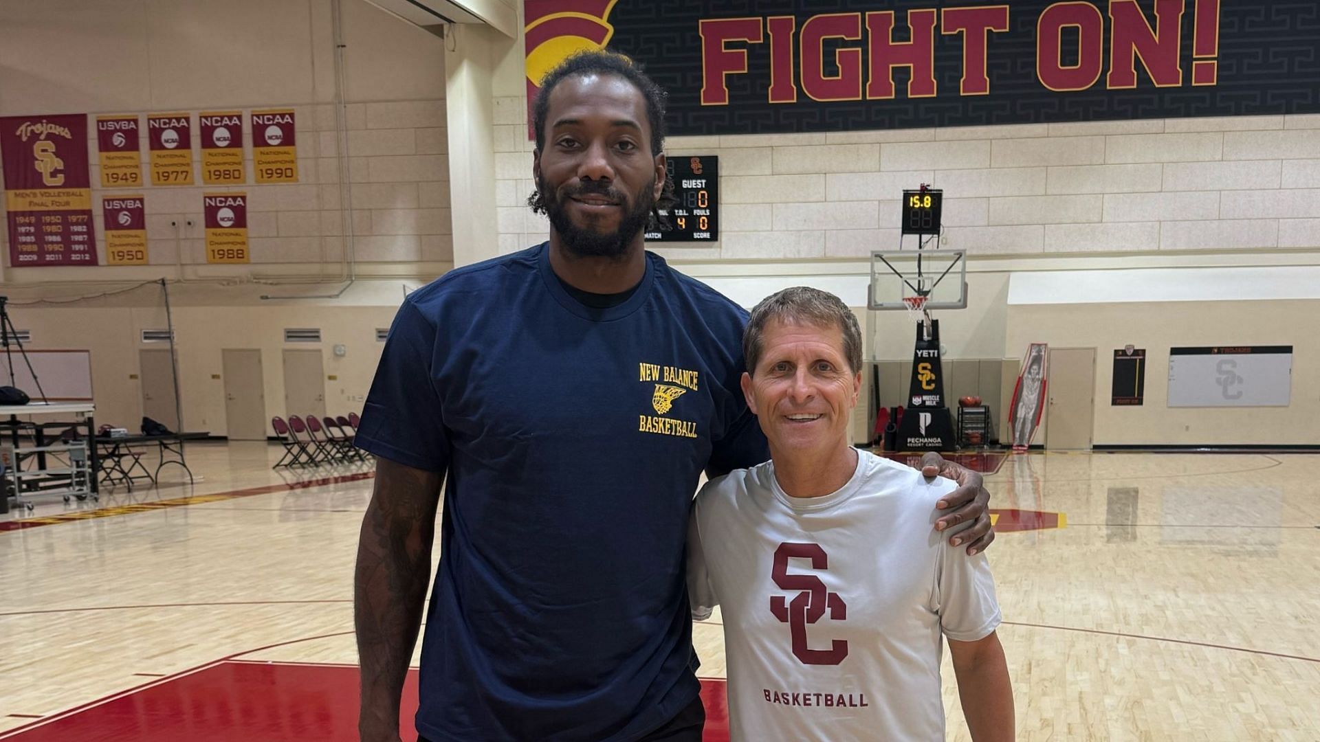 Kawhi Leonard practices at the Galen Center with USC men