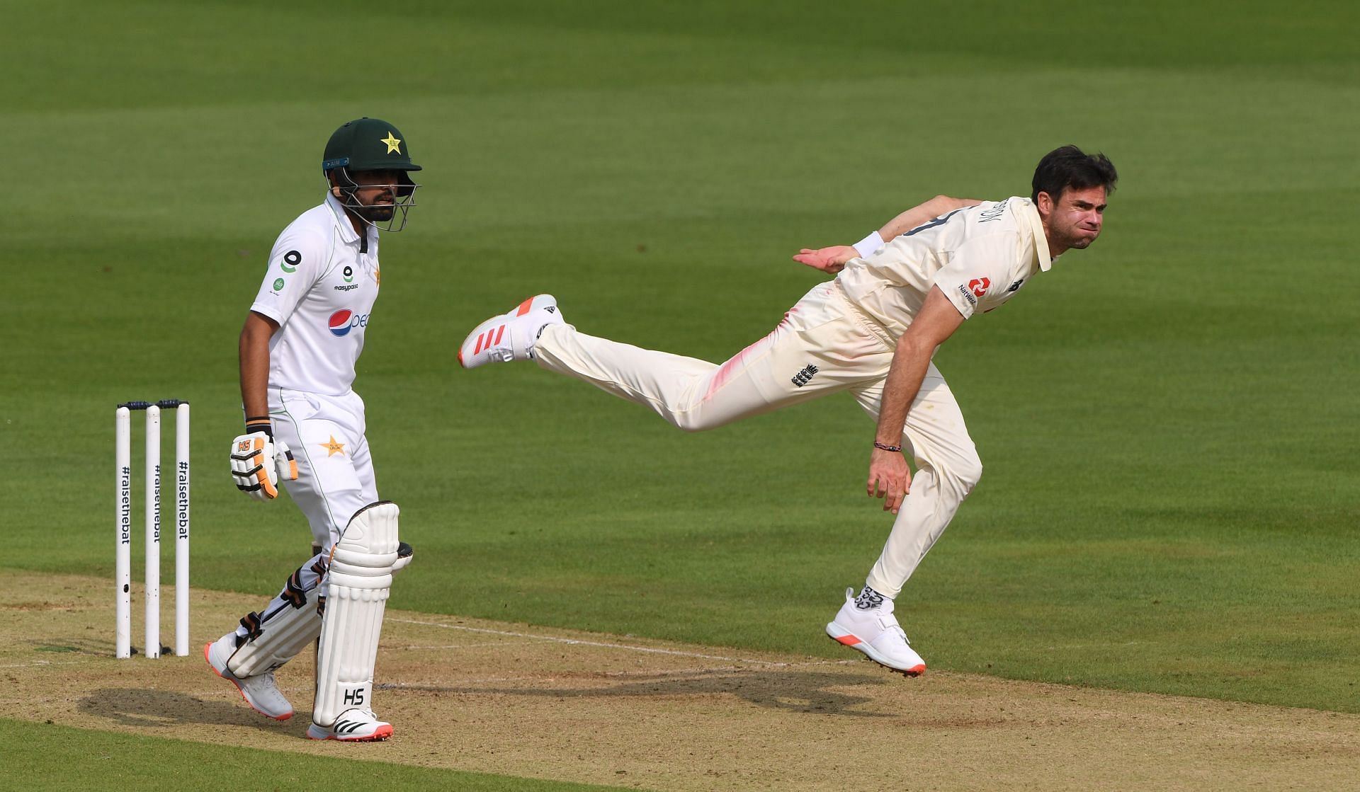 England v Pakistan: Day 1 - Second Test #RaiseTheBat Series