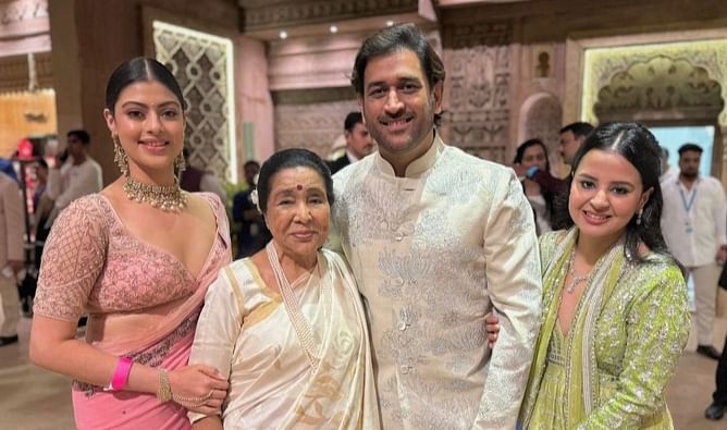 “Quite a moment!” – Legendary singer Asha Bhosle’s granddaughter shares picture with MS Dhoni from Anant Ambani-Radhika Merchant's wedding
