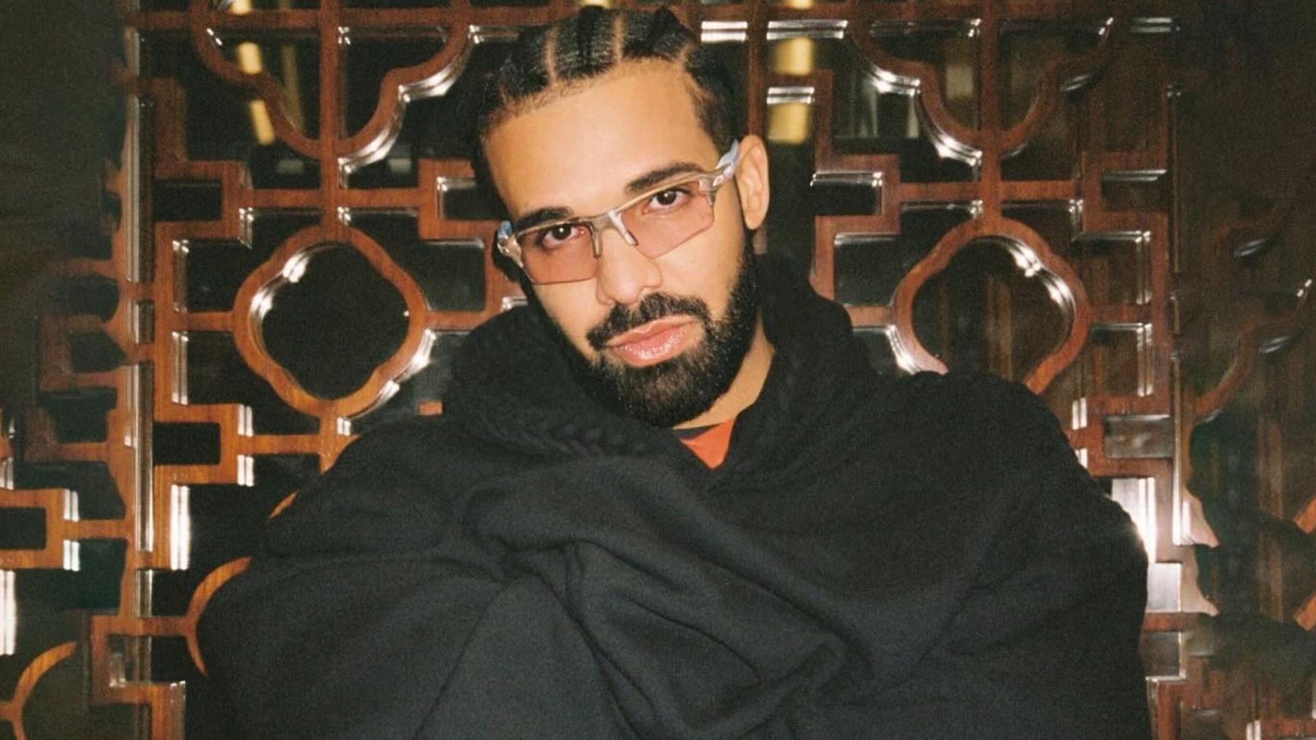 Netizens trolled Drake over his new Instagram post (Image via Instagram/@champagnepapi)