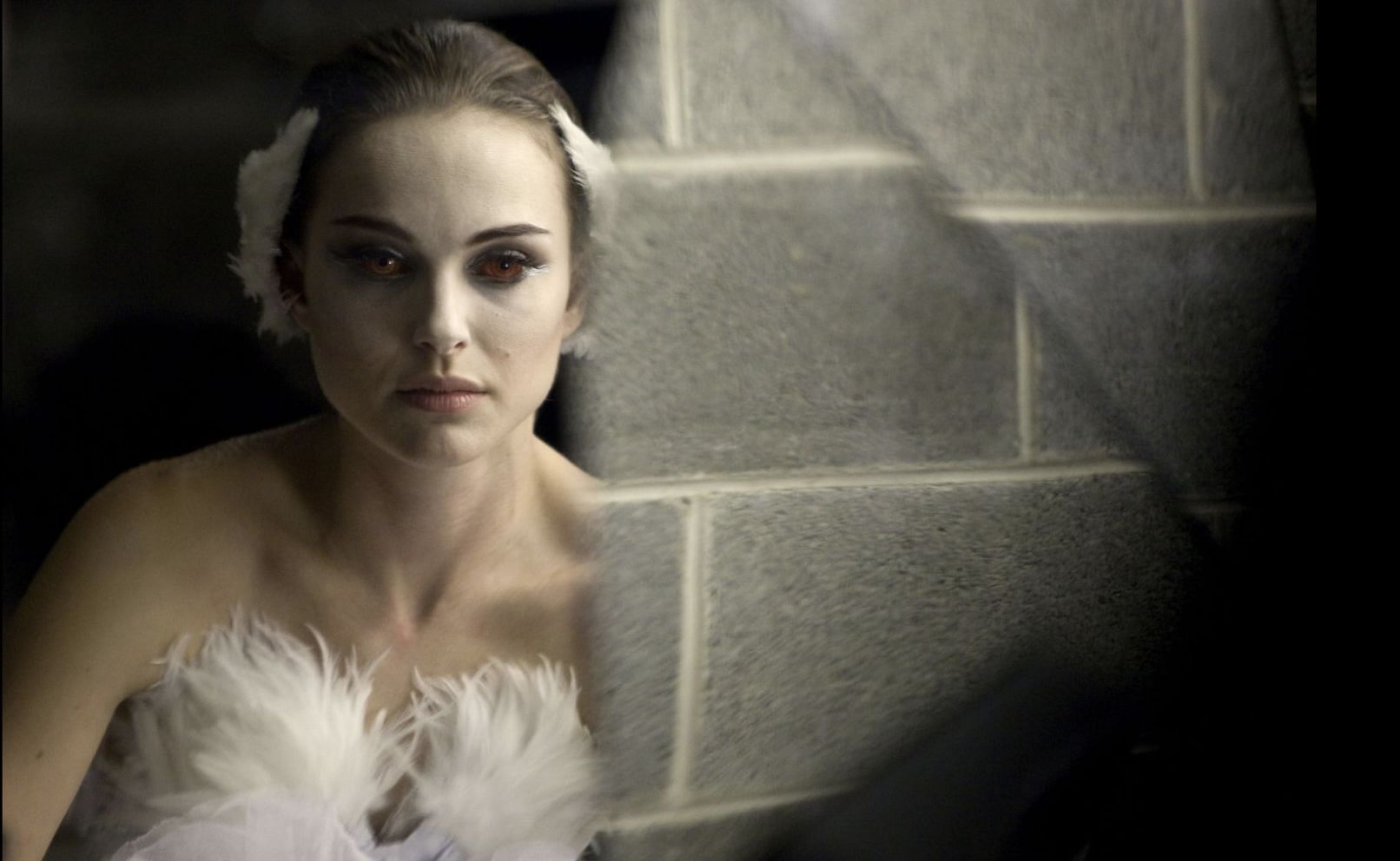 Natalie Portman as a psychopath (Image via Phoenix Pictures)