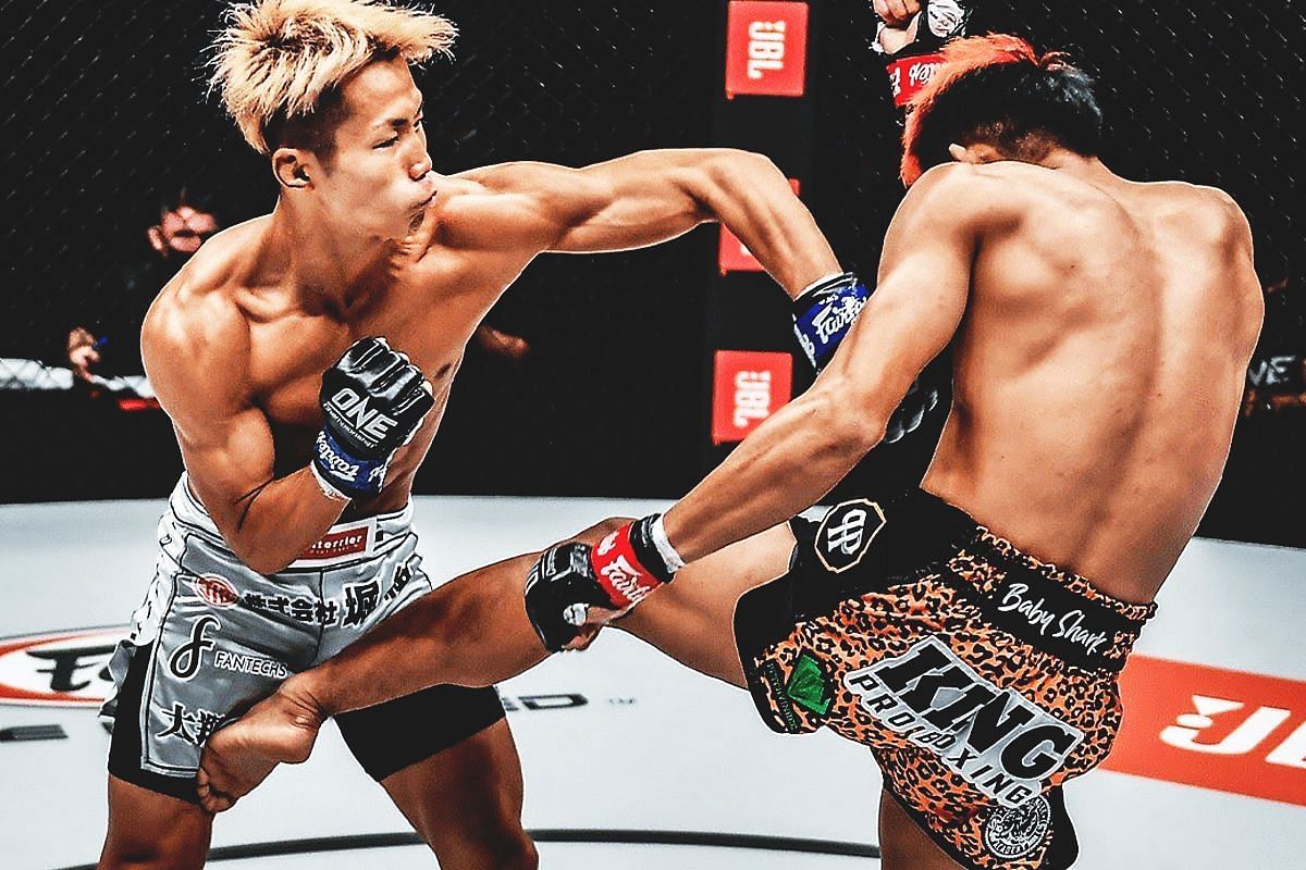 Taiki Naito fighting Petchdam Petchyindee | Image credit: ONE Championship