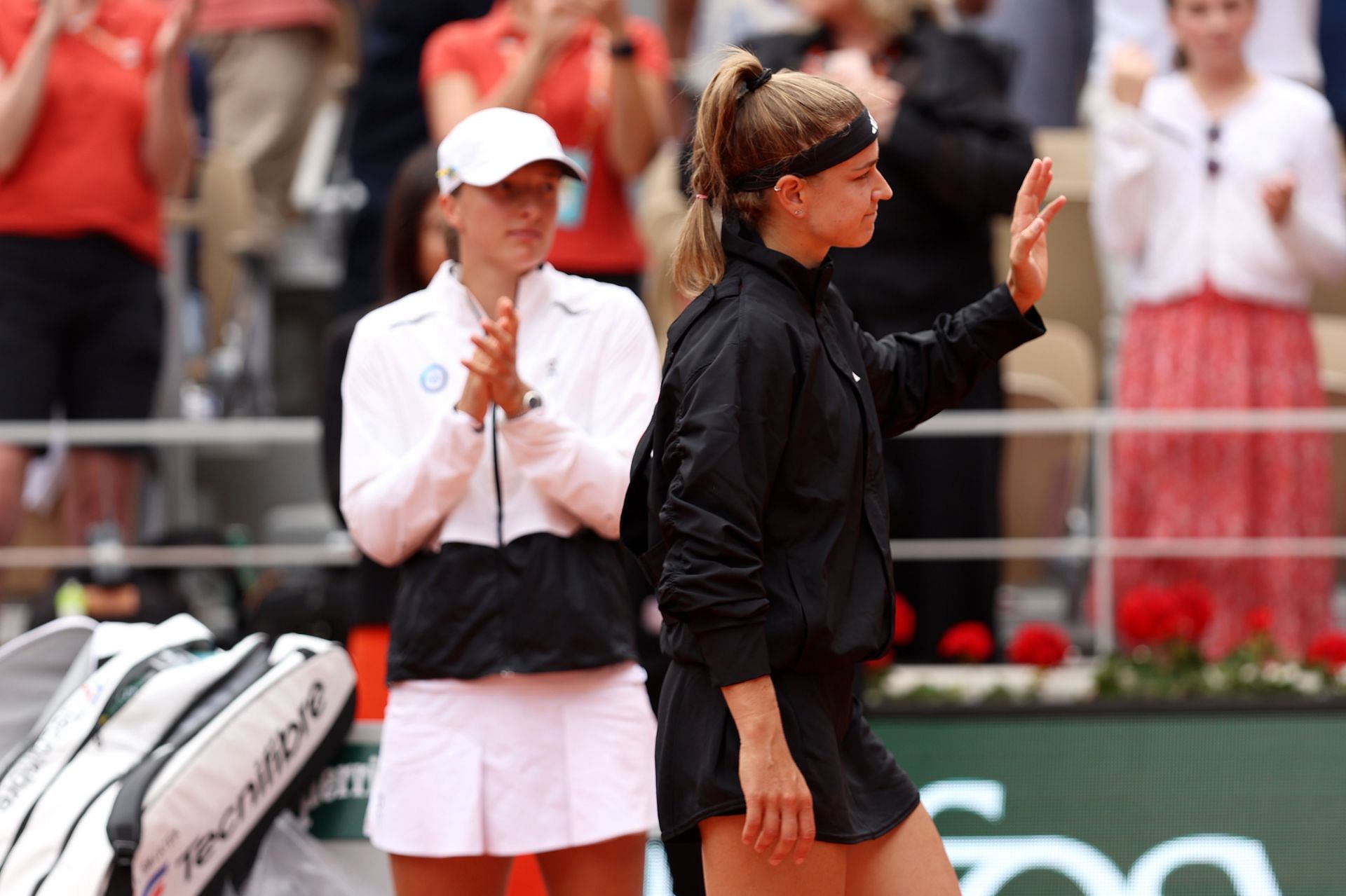 Iga Swiatek and Karolina Muchova at the 2023 French Open. (Photo: Getty)