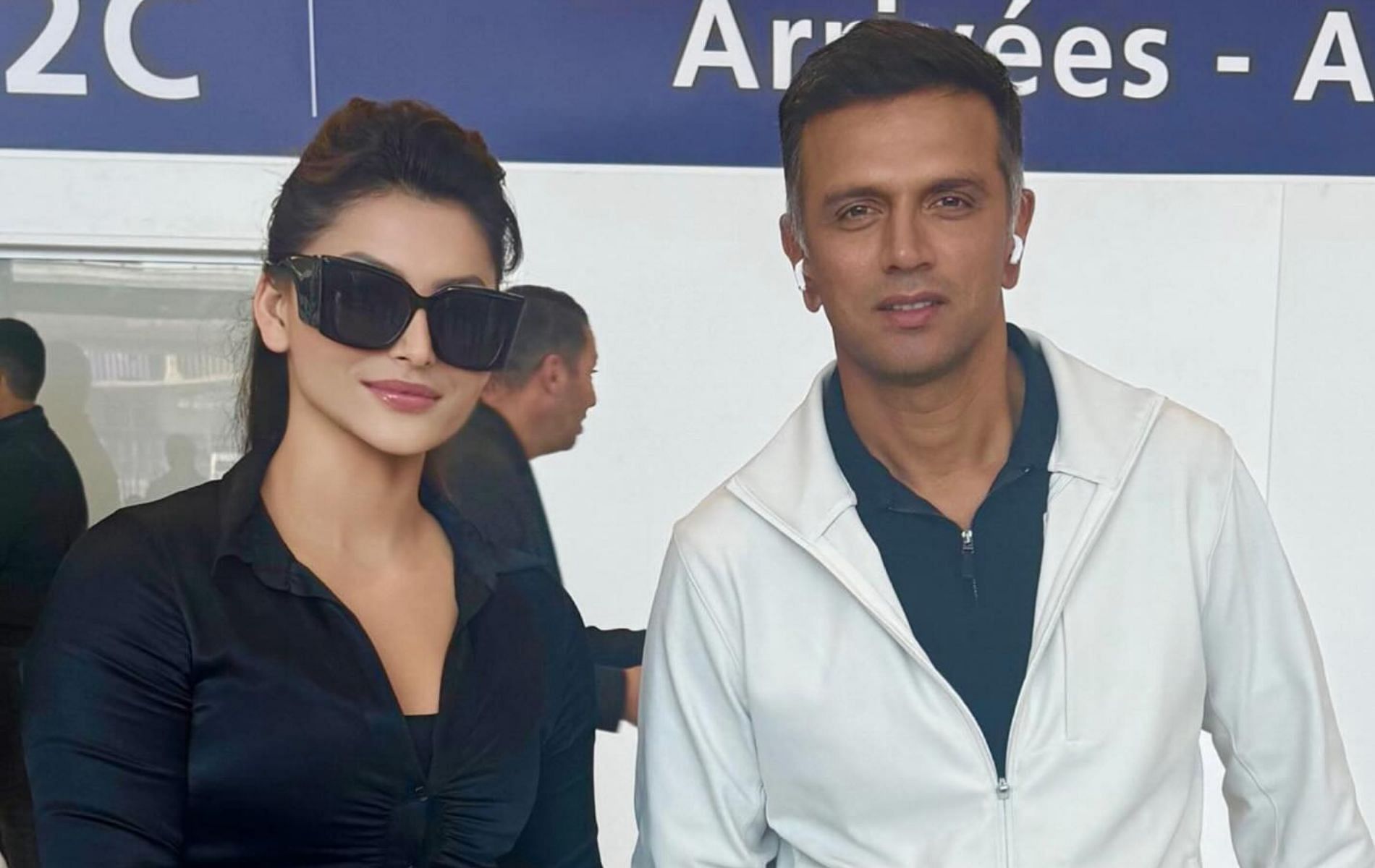 Urvashi Rautela (L) with Rahul Dravid. (Pic: Instagram/Urvashi Rautela) 