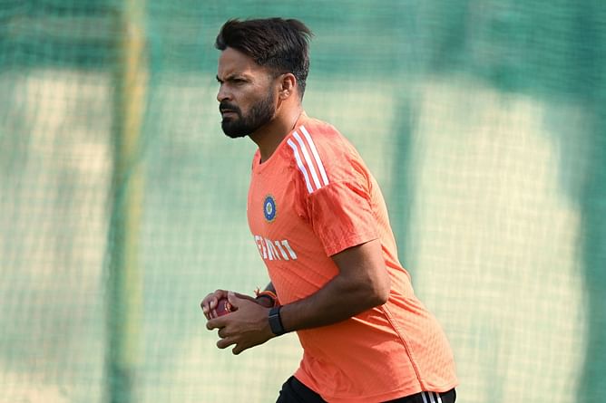 Why is Mukesh Kumar not playing today's IND vs ZIM 3rd T20I?