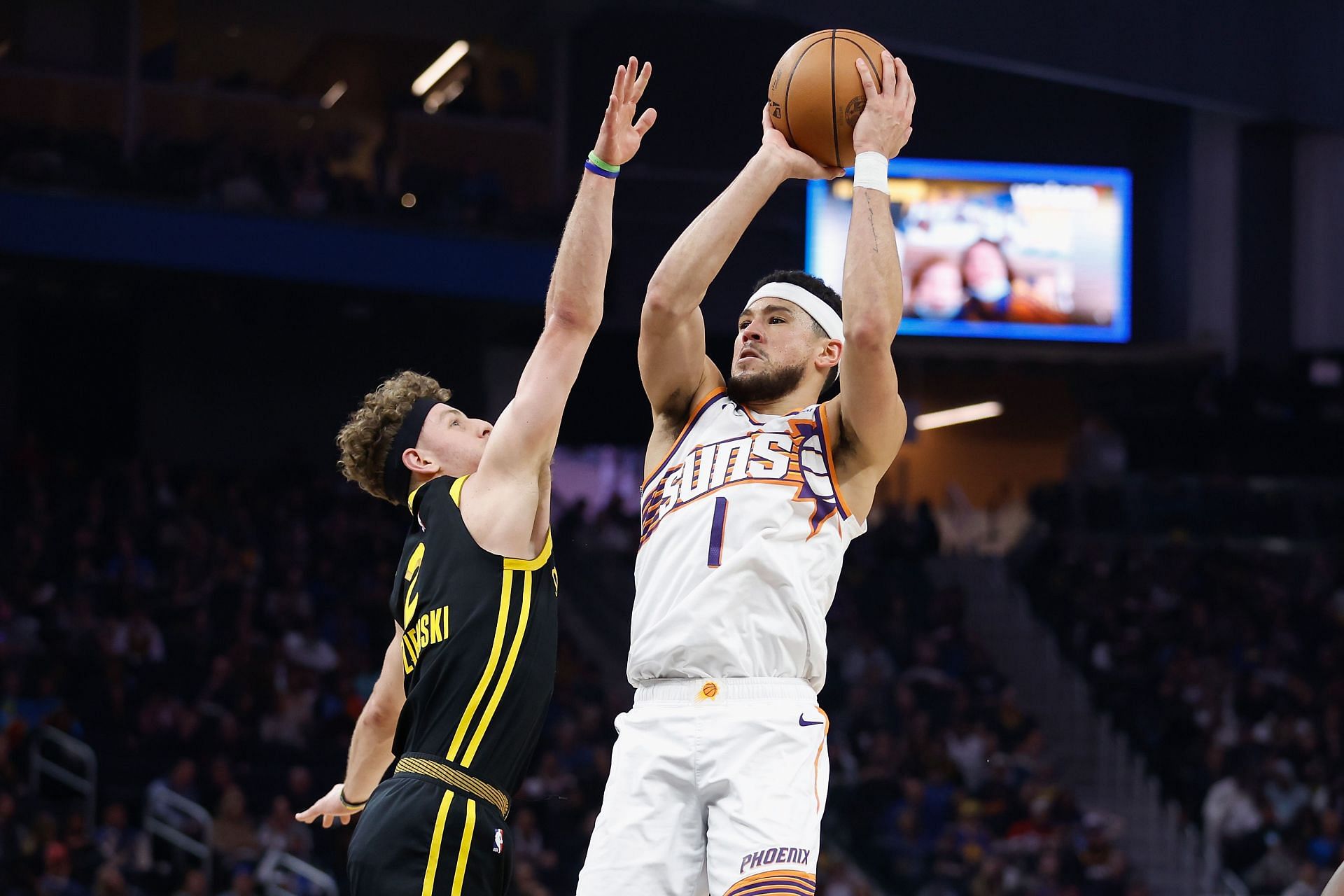 Phoenix Suns v Golden State Warriors