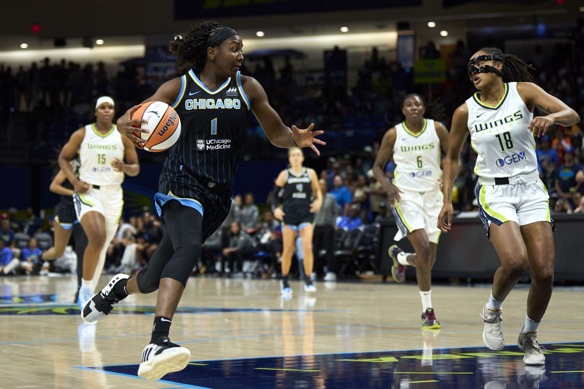 Chicago Sky v Dallas Wings