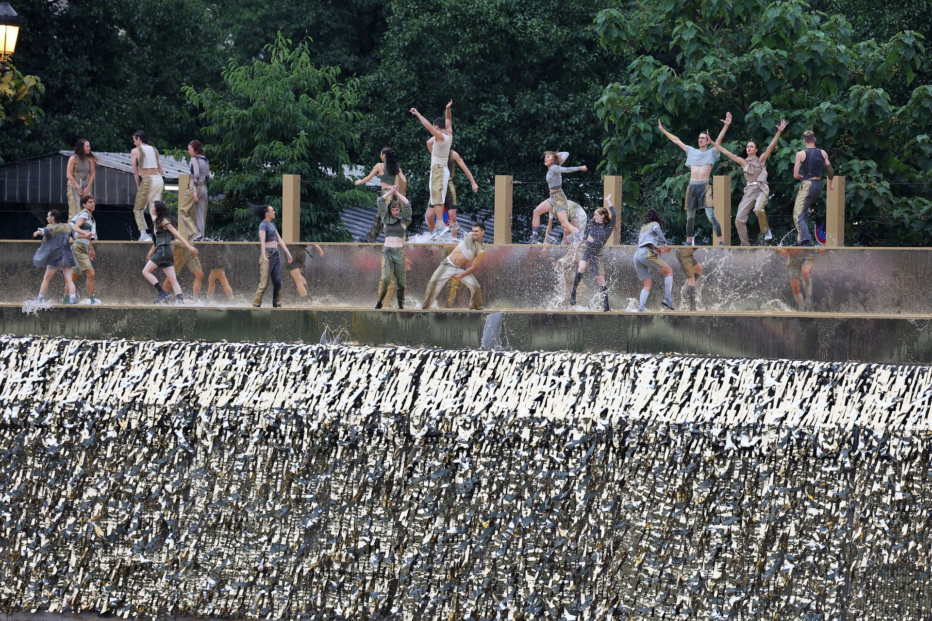 ओलंपिक के उद्घाटन समारोह का एक नजारा (Photo Credit - @Paris2024)