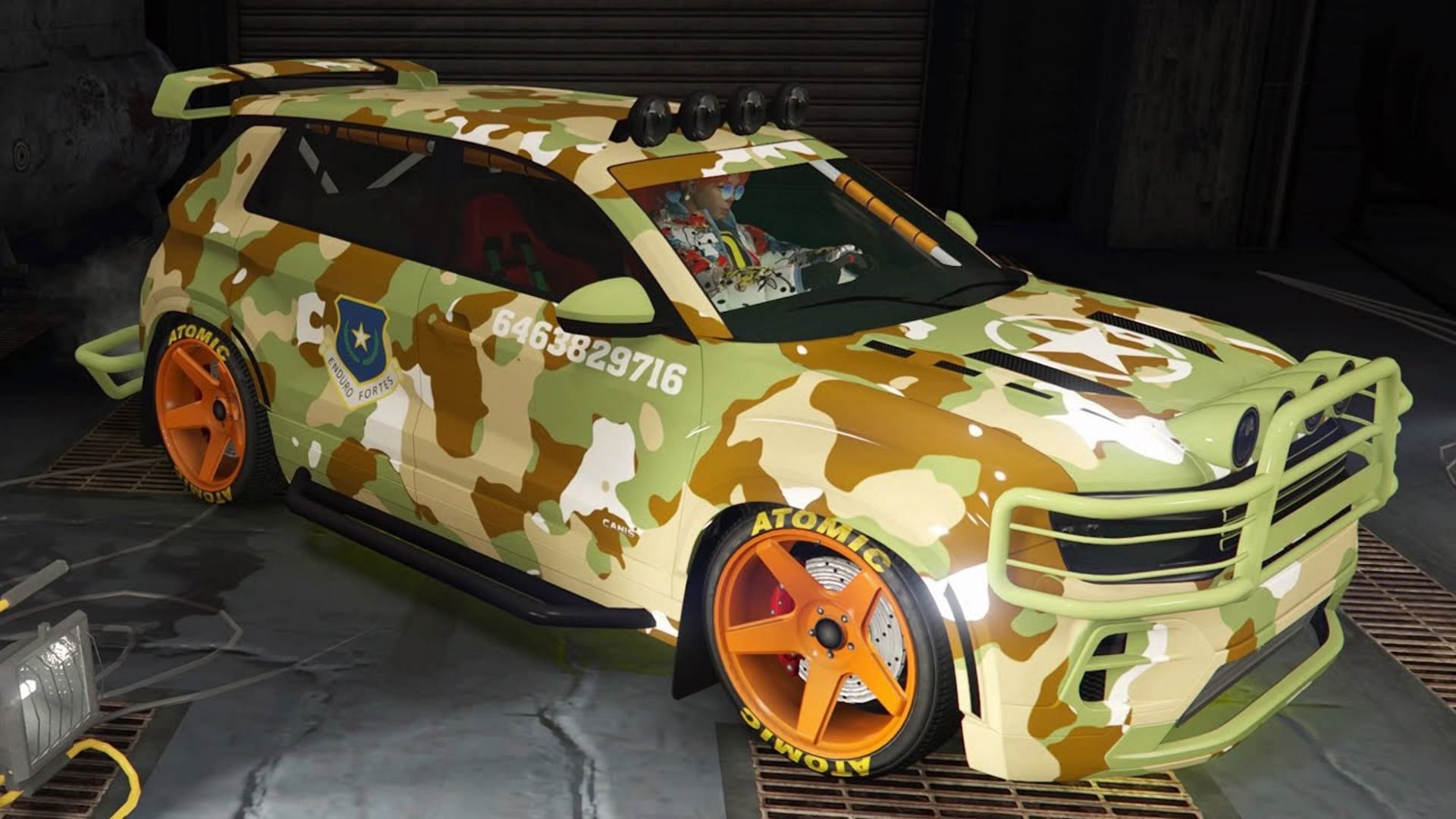 A customized Canis Castigator in Los Santos (Image via Rockstar Games || Aziial/YouTube)