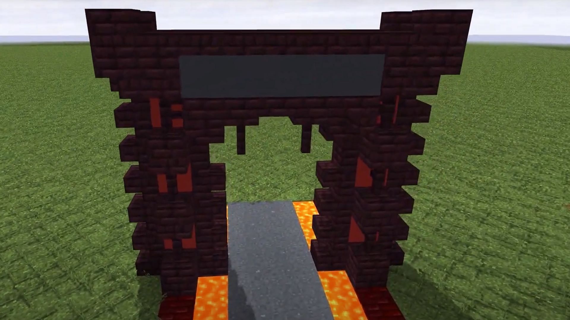 A Nether-based archway (Image via fWhip/YouTube)